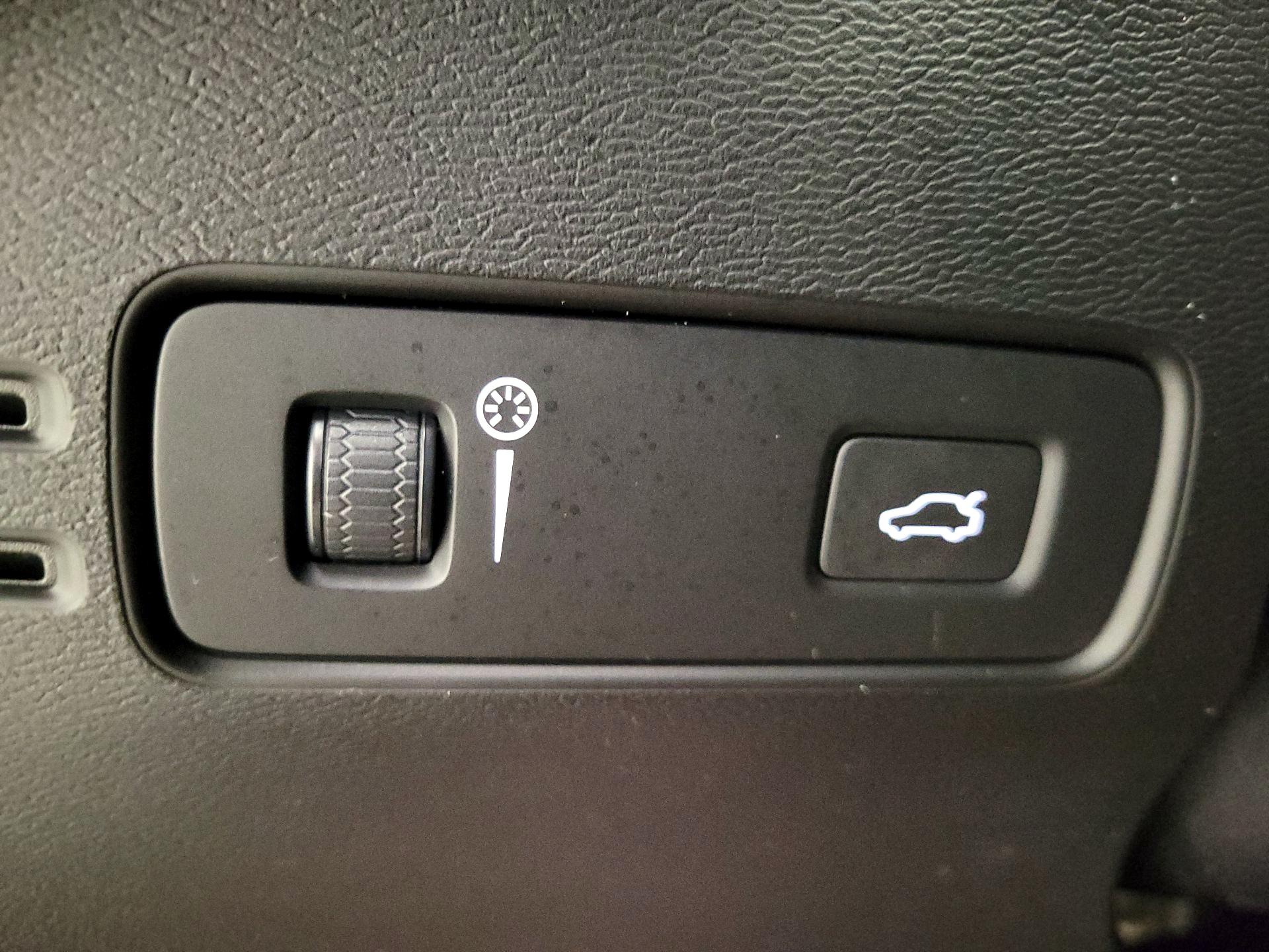 Thumbnail: 2019 Volvo XC40 - 13