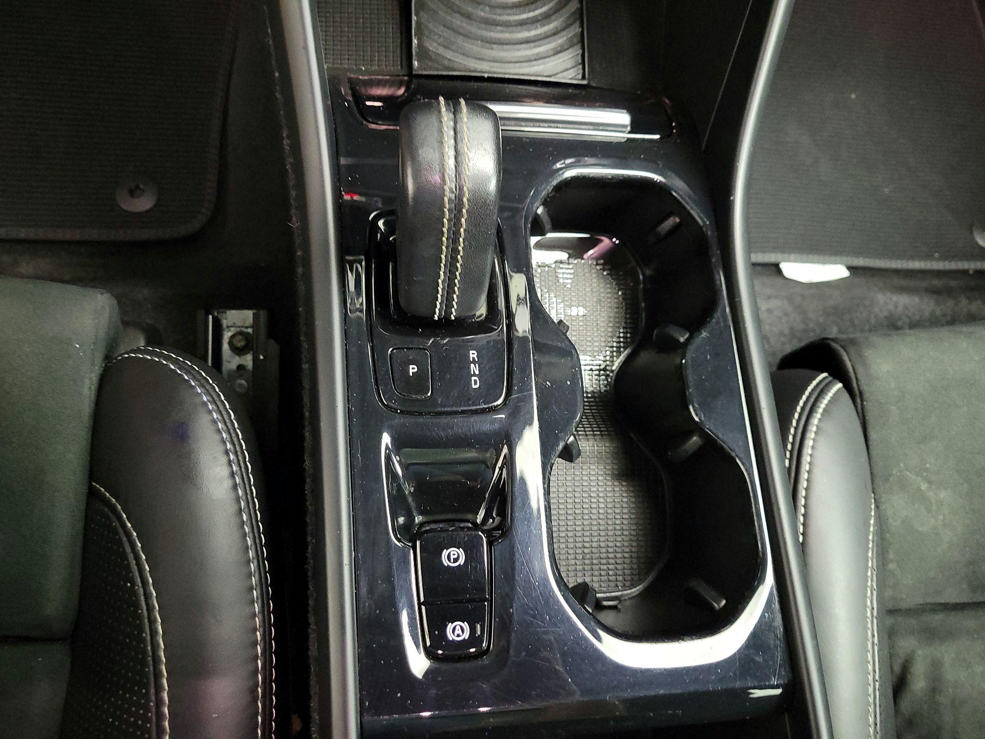 Thumbnail: 2019 Volvo XC40 - 18