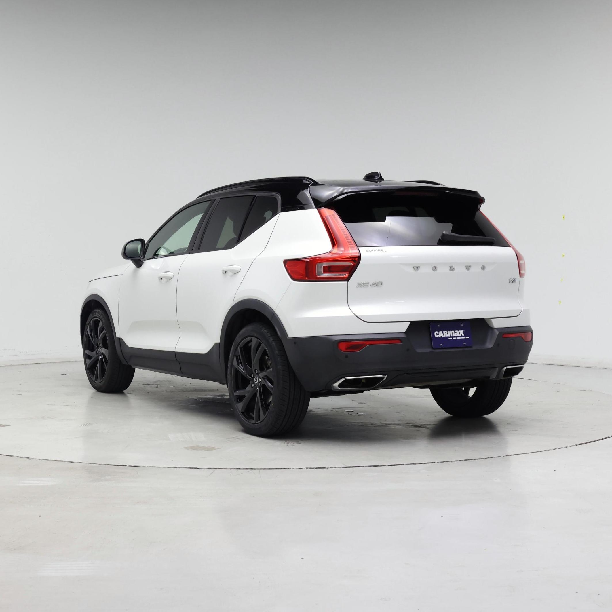 Thumbnail: 2019 Volvo XC40 - 2