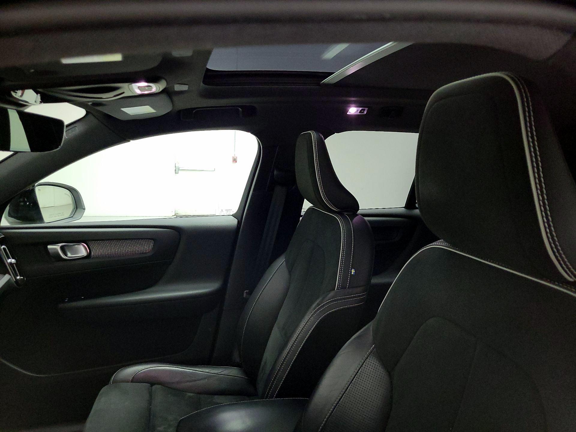 Thumbnail: 2019 Volvo XC40 - 20