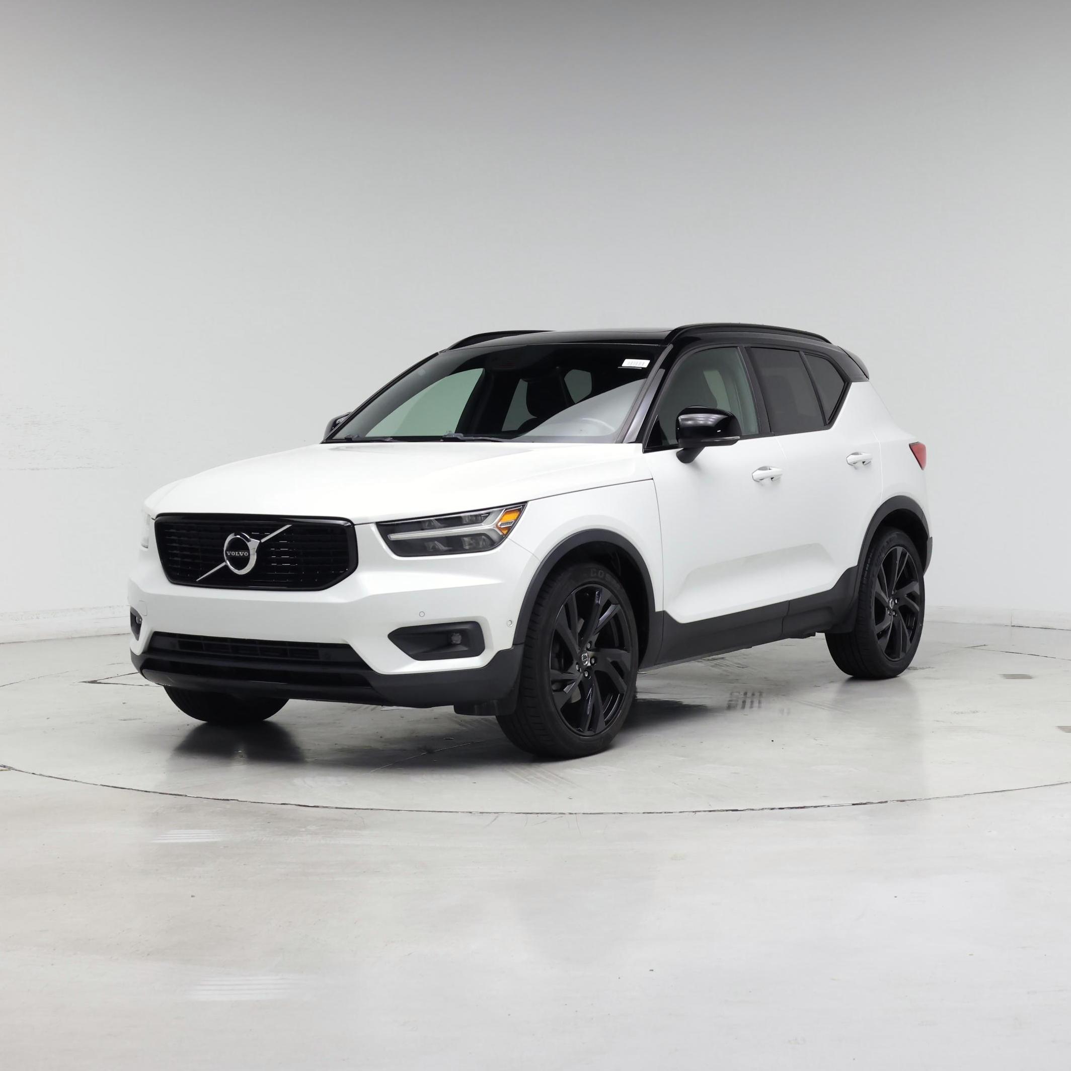 Thumbnail: 2019 Volvo XC40 - 4