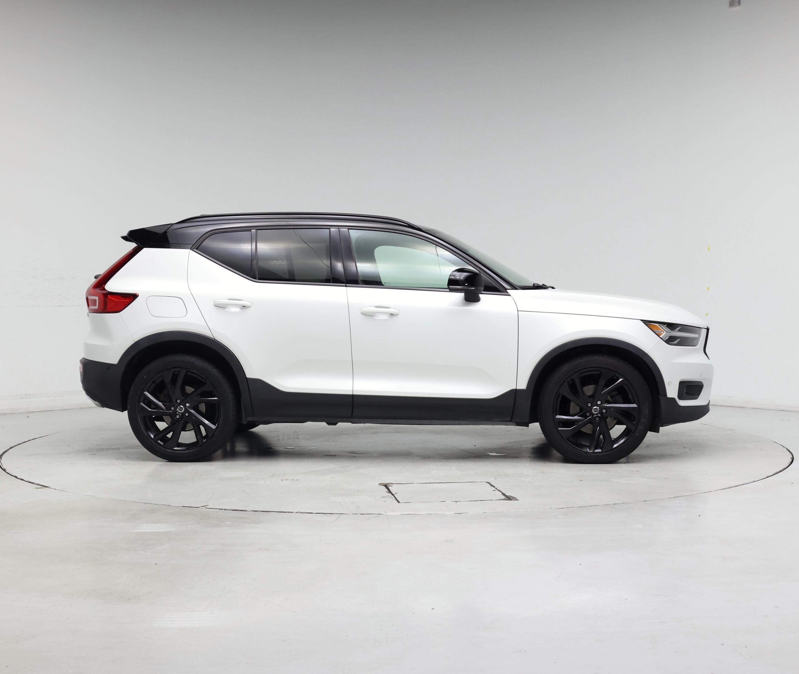 Thumbnail: 2019 Volvo XC40 - 7
