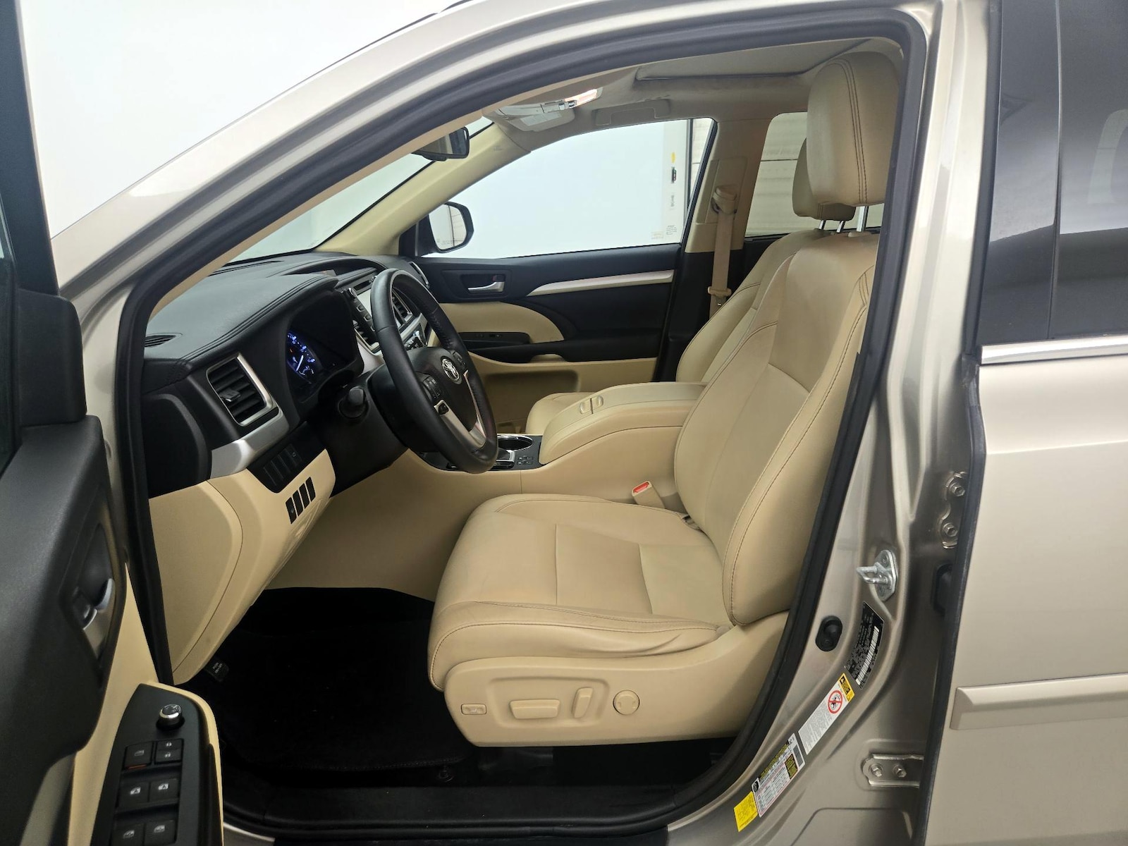2016 Toyota Highlander XLE - Photo 12