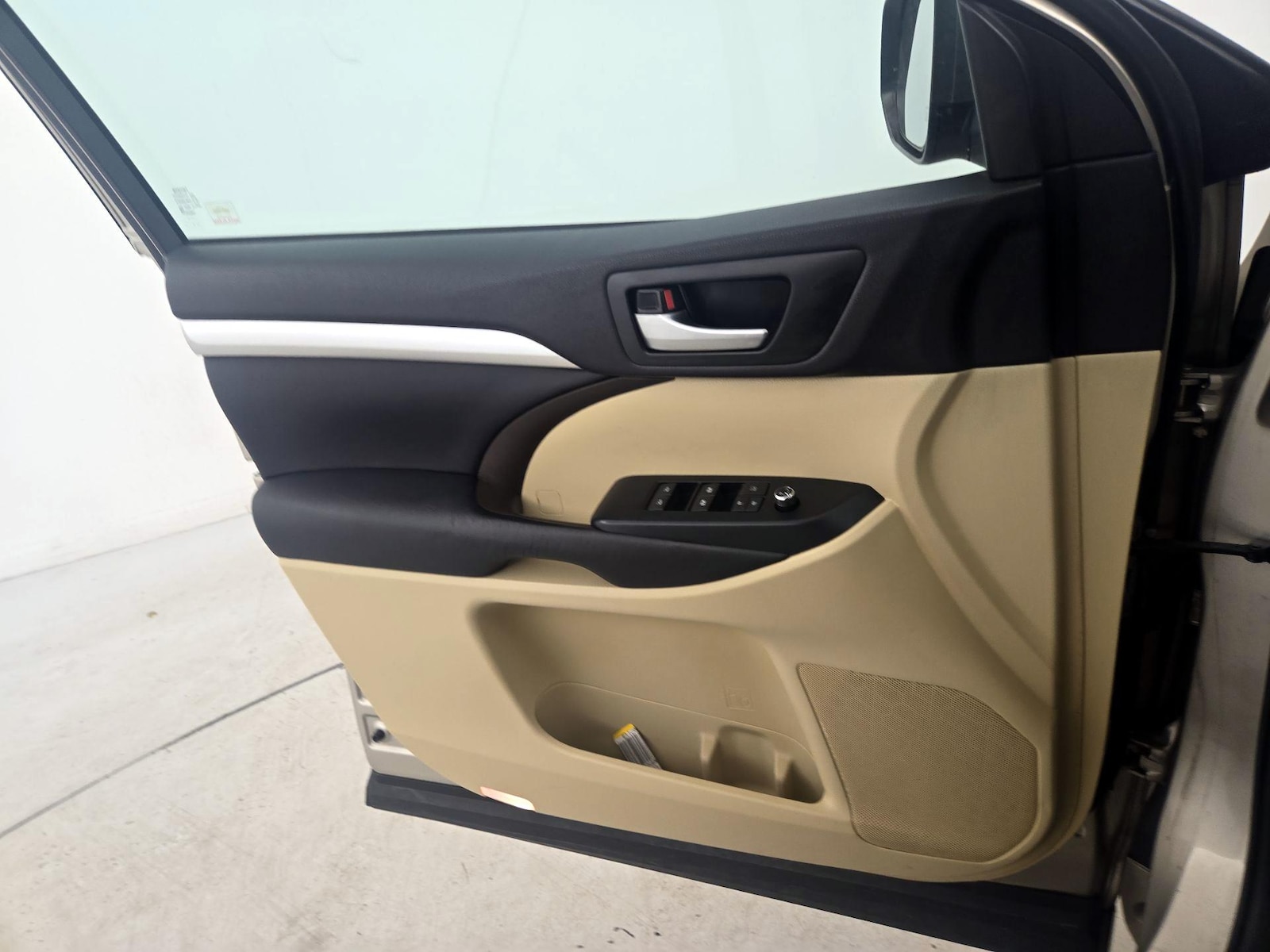2016 Toyota Highlander XLE - Photo 13