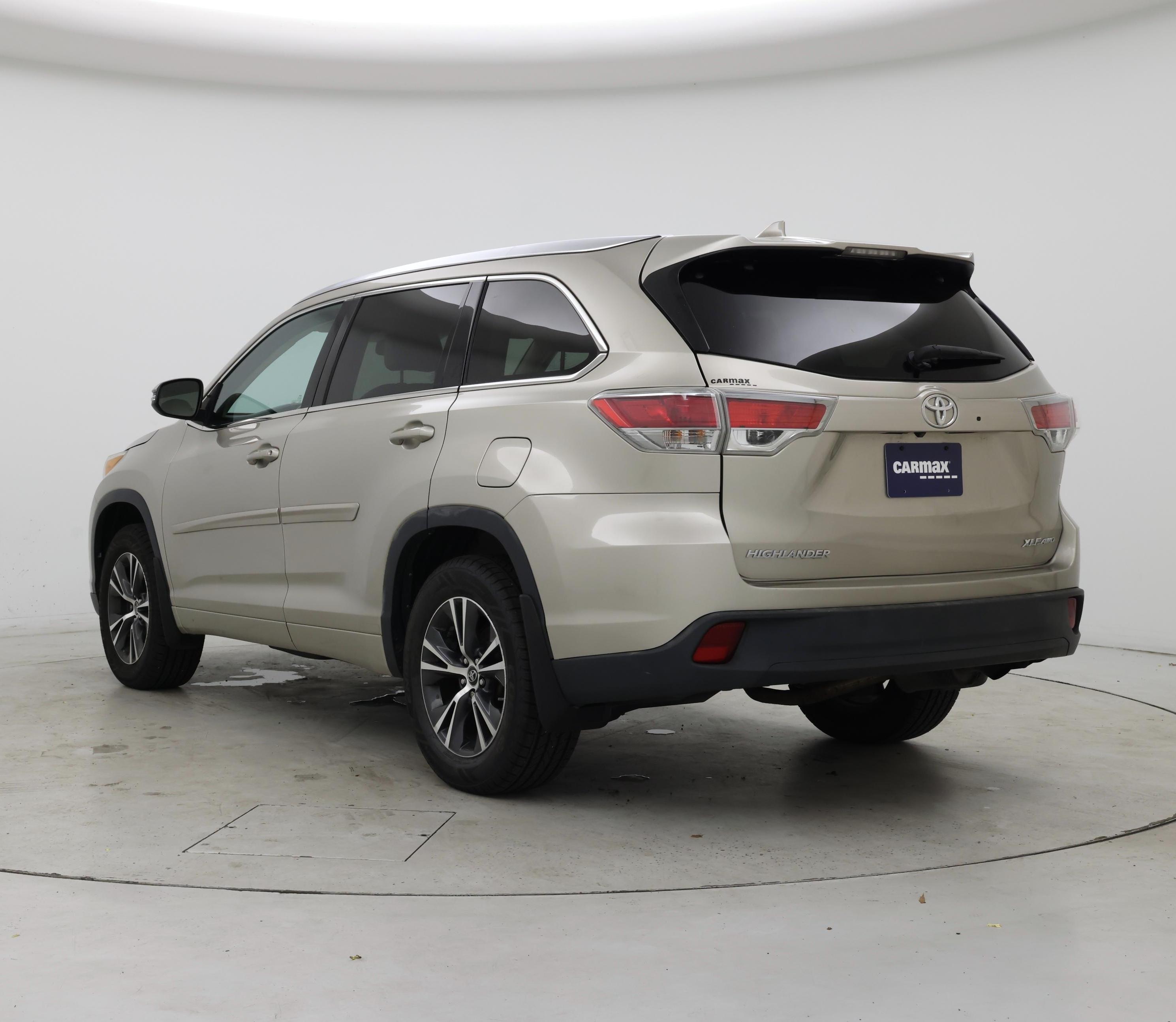 Thumbnail: 2016 Toyota Highlander - 2