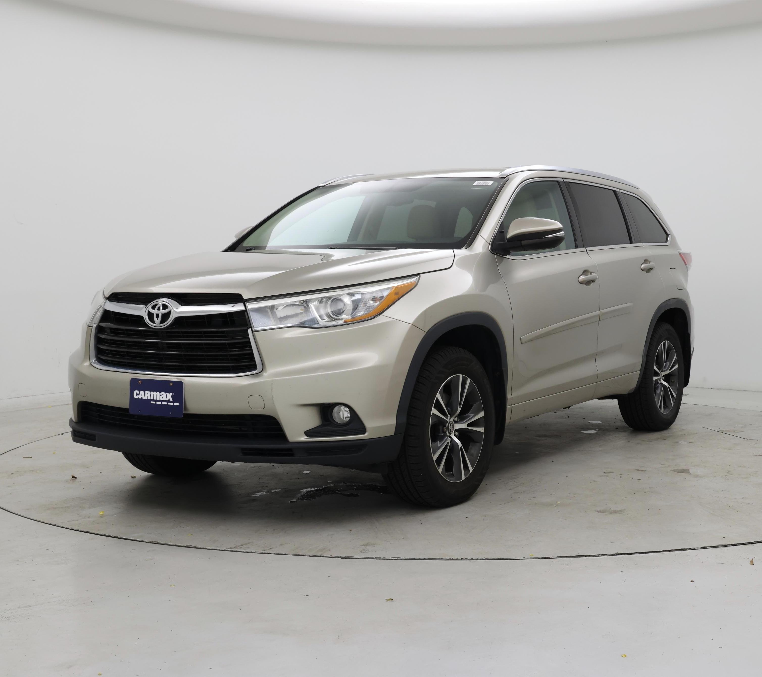 Thumbnail: 2016 Toyota Highlander - 4