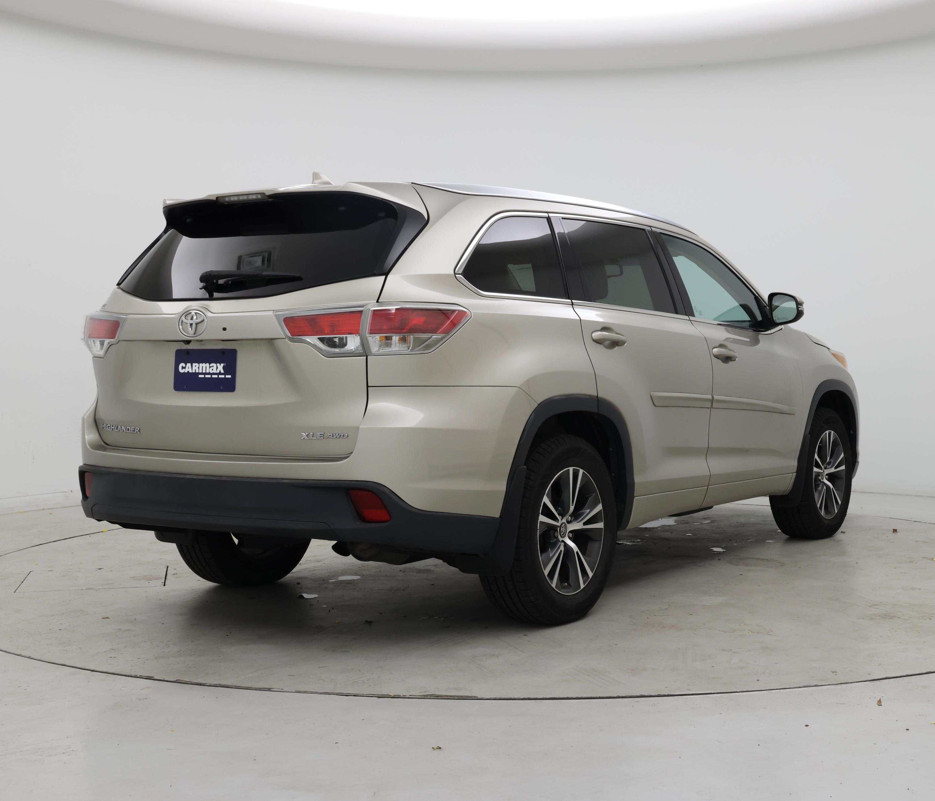 Thumbnail: 2016 Toyota Highlander - 8