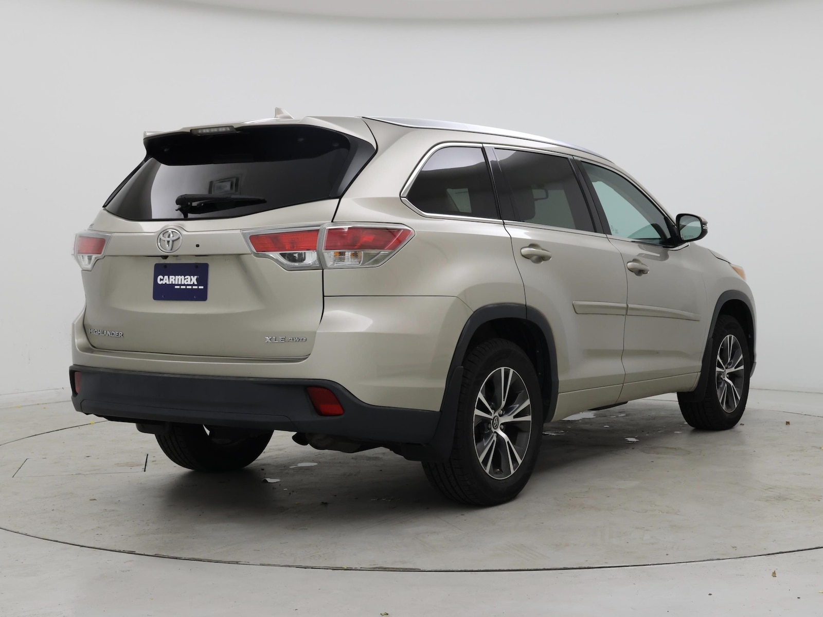 2016 Toyota Highlander XLE - Photo 9