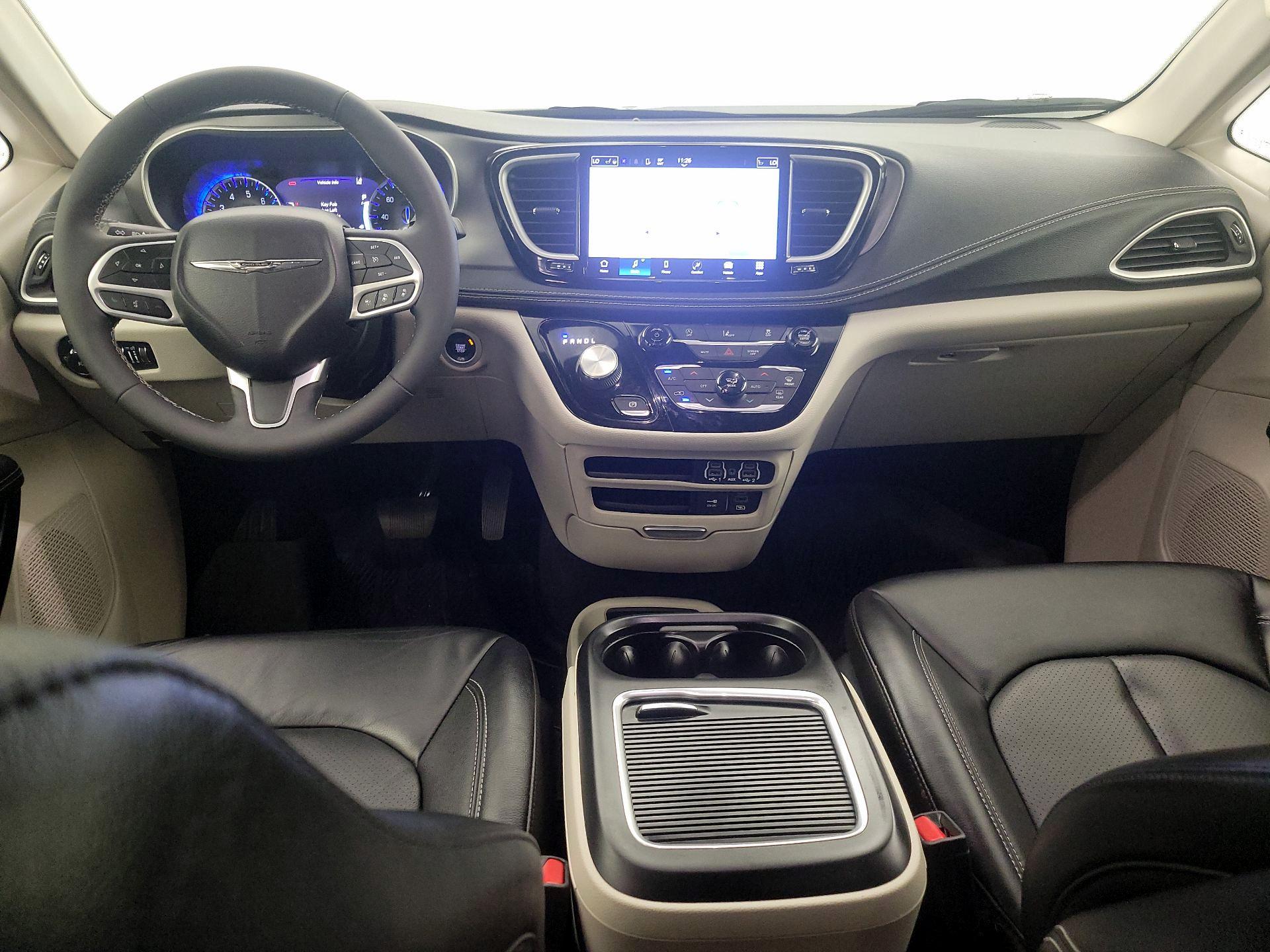 Thumbnail: 2022 Chrysler Pacifica - 9