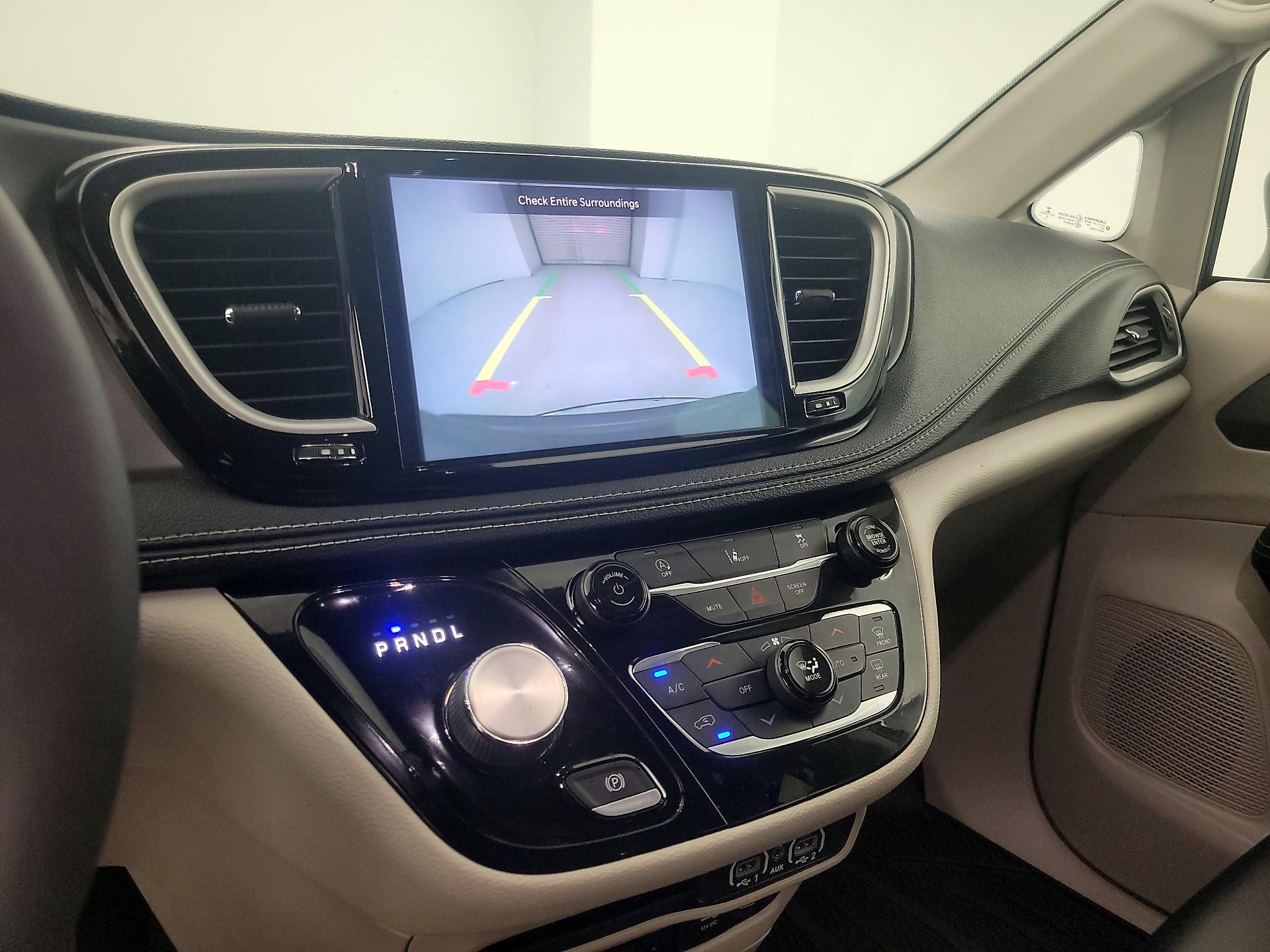 Thumbnail: 2022 Chrysler Pacifica - 14