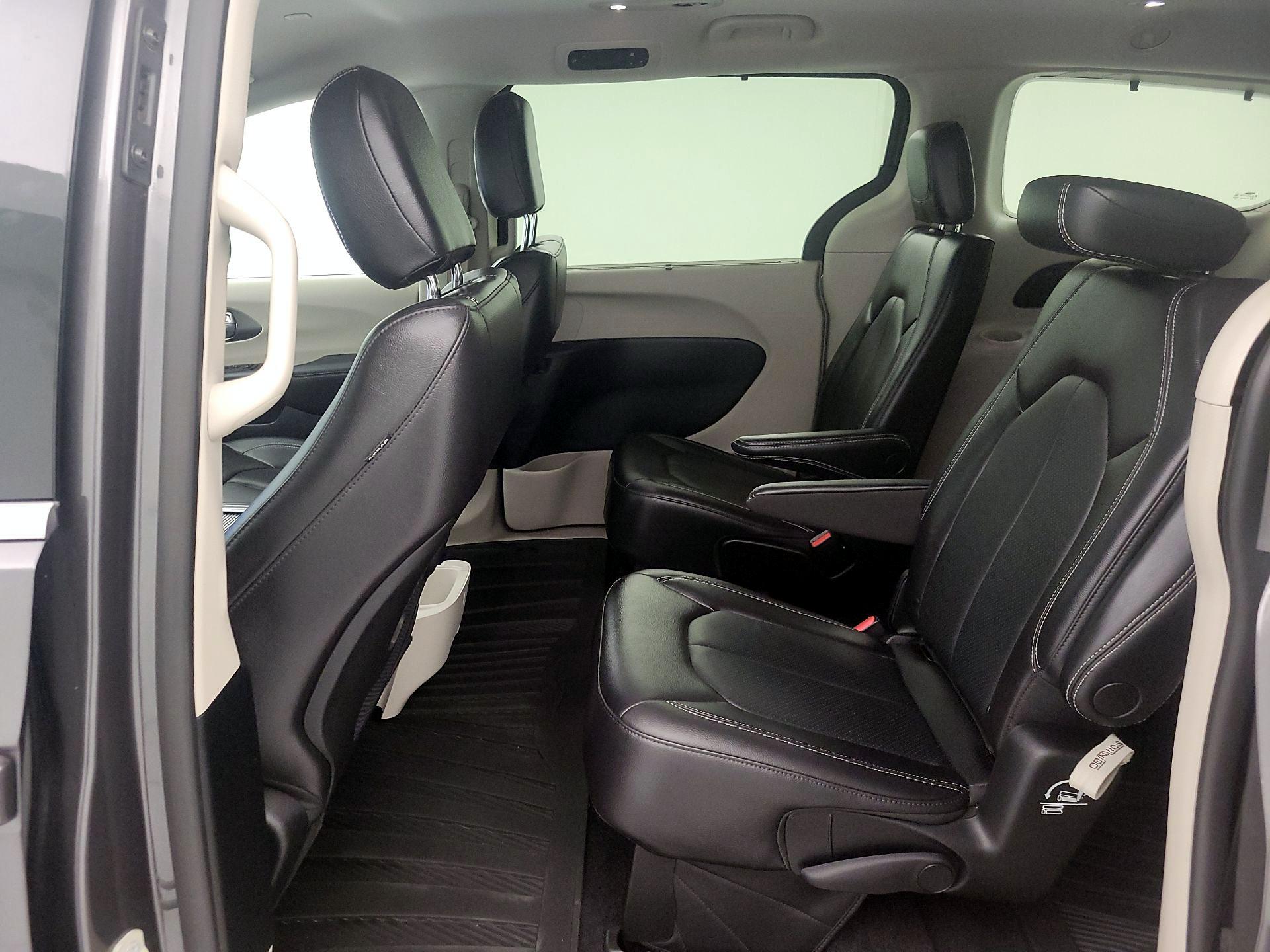 Thumbnail: 2022 Chrysler Pacifica - 19