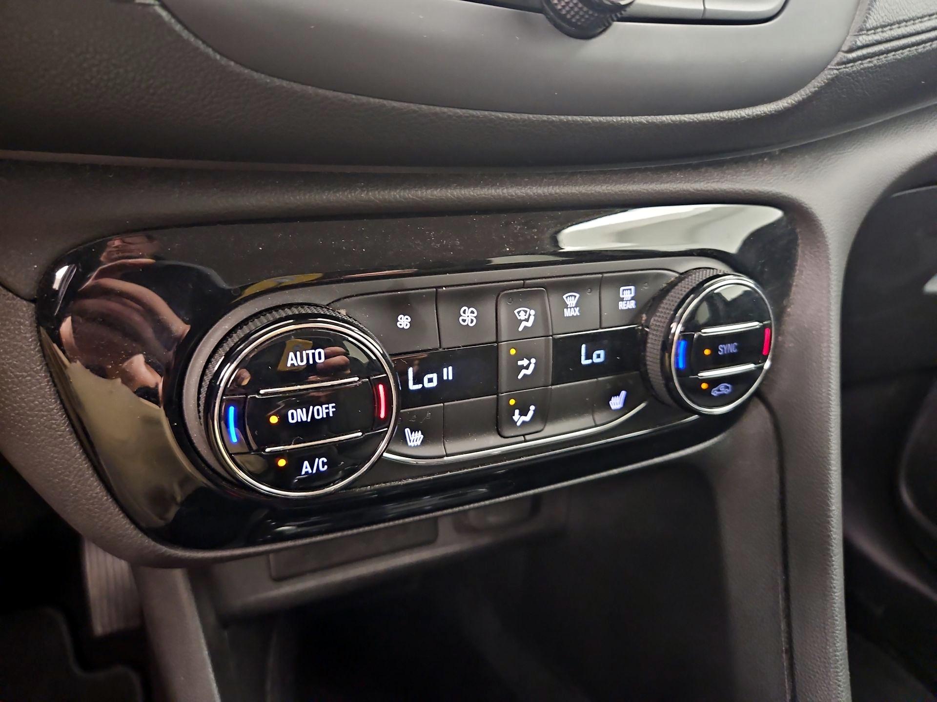 Thumbnail: 2020 Buick Encore GX - 16