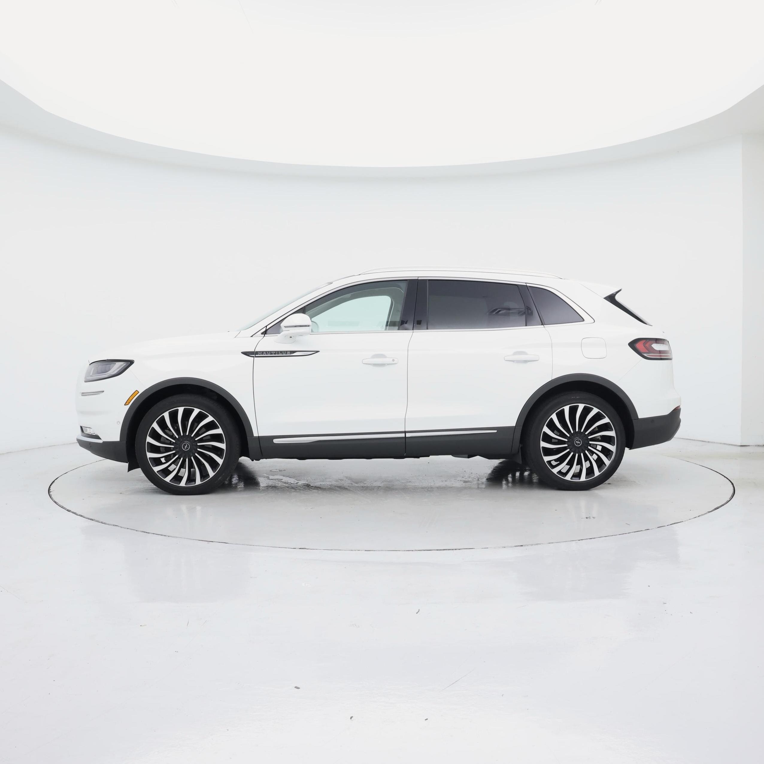 Thumbnail: 2022 Lincoln Nautilus - 3