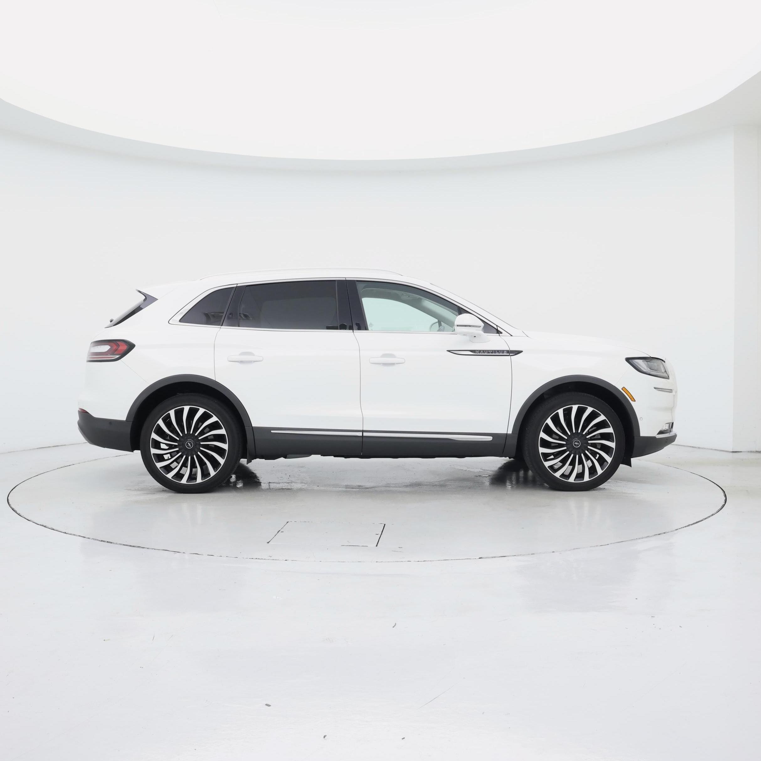 Thumbnail: 2022 Lincoln Nautilus - 7