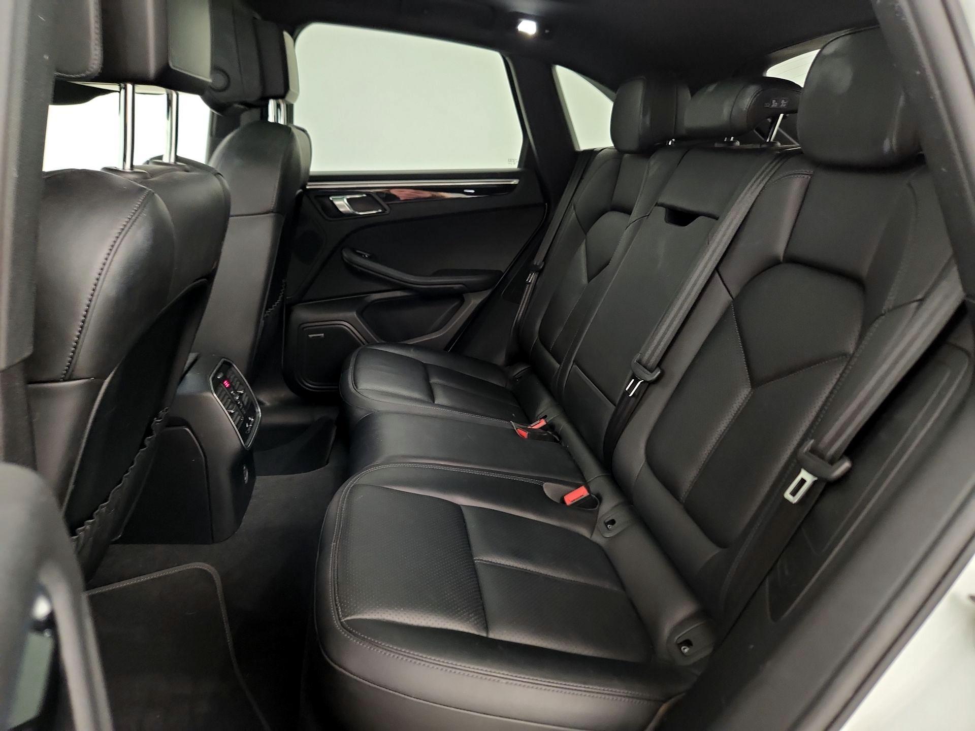 Thumbnail: 2018 Porsche Macan - 19