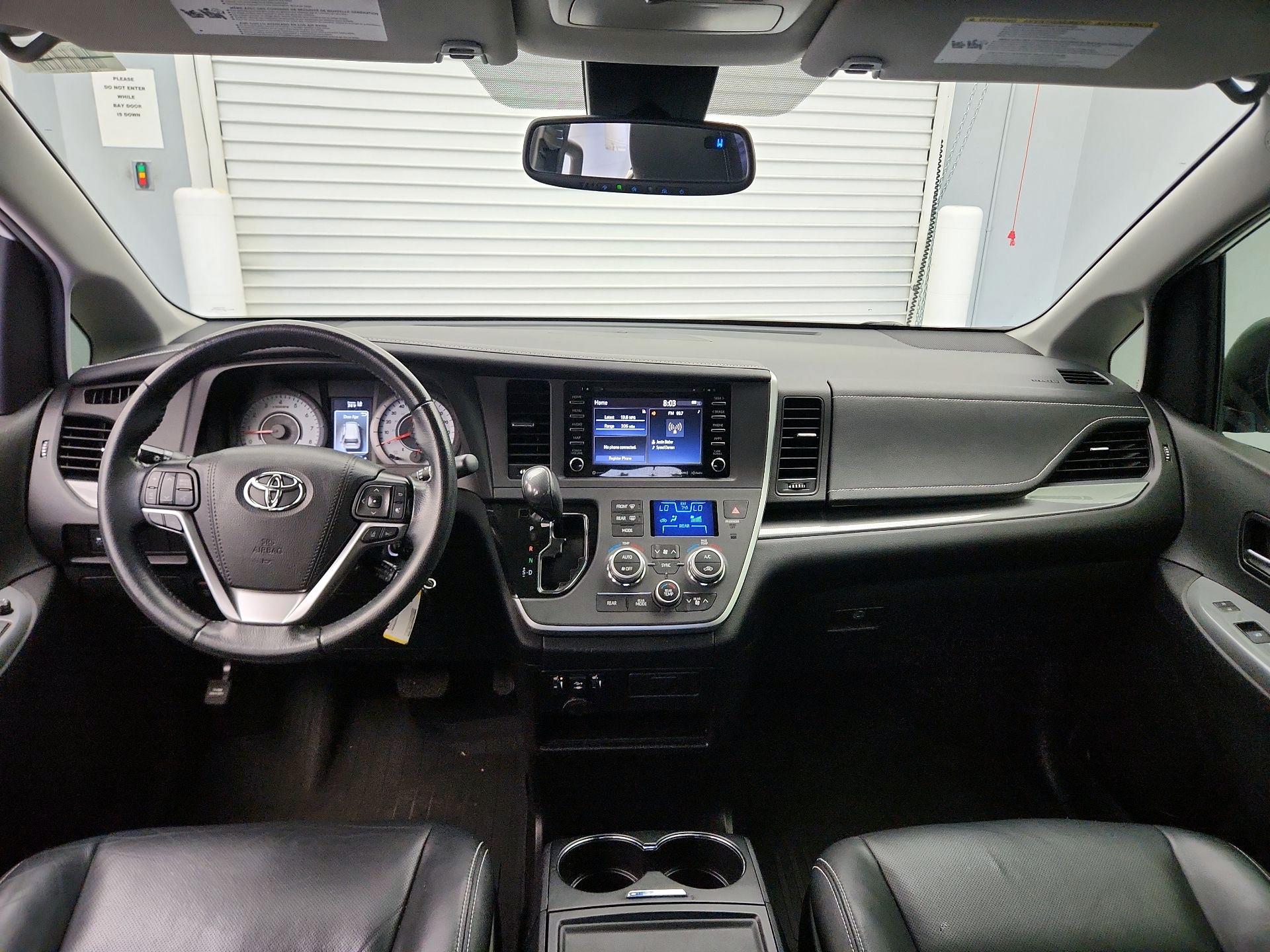 Thumbnail: 2020 Toyota Sienna - 9