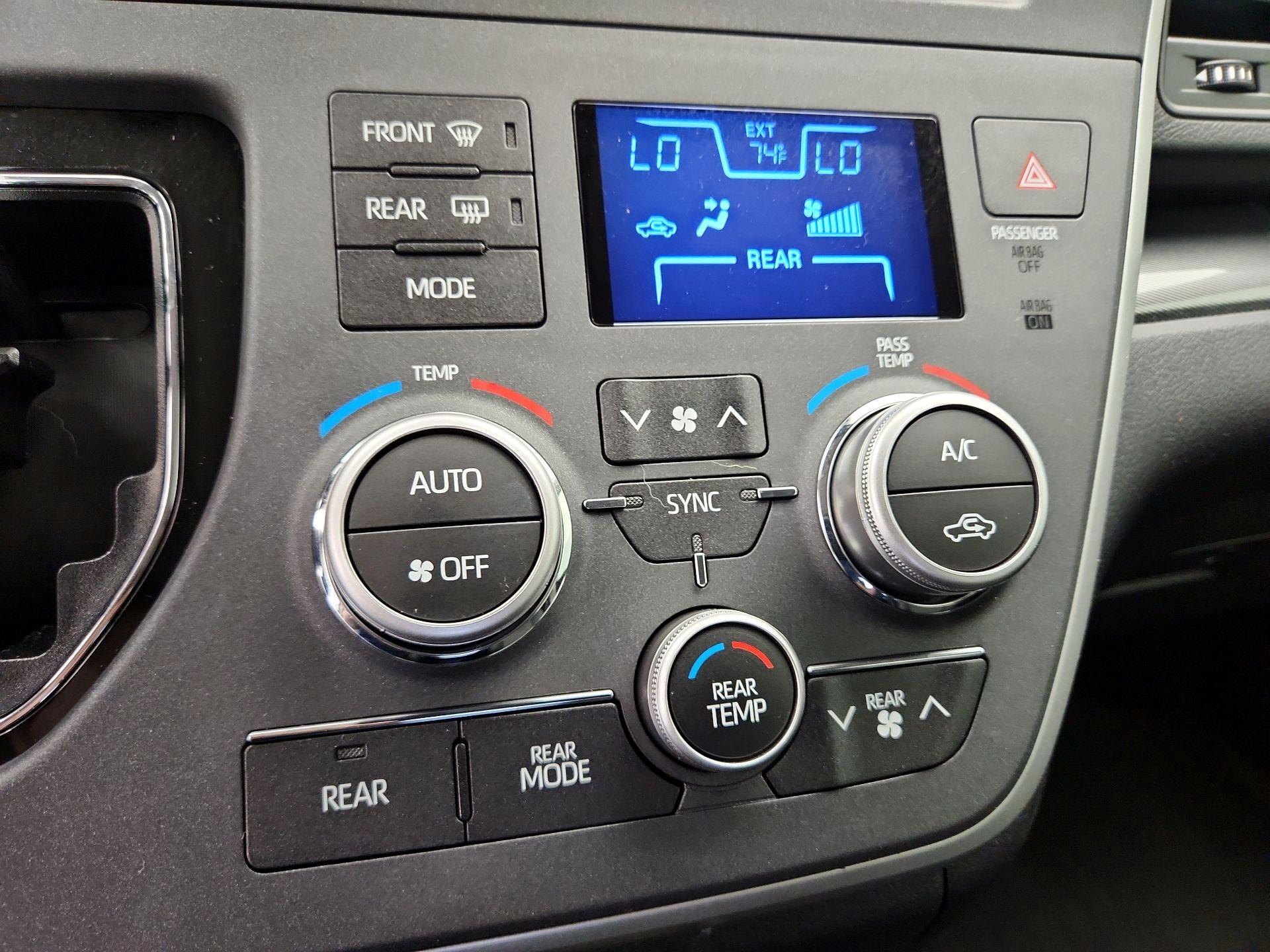 Thumbnail: 2020 Toyota Sienna - 16