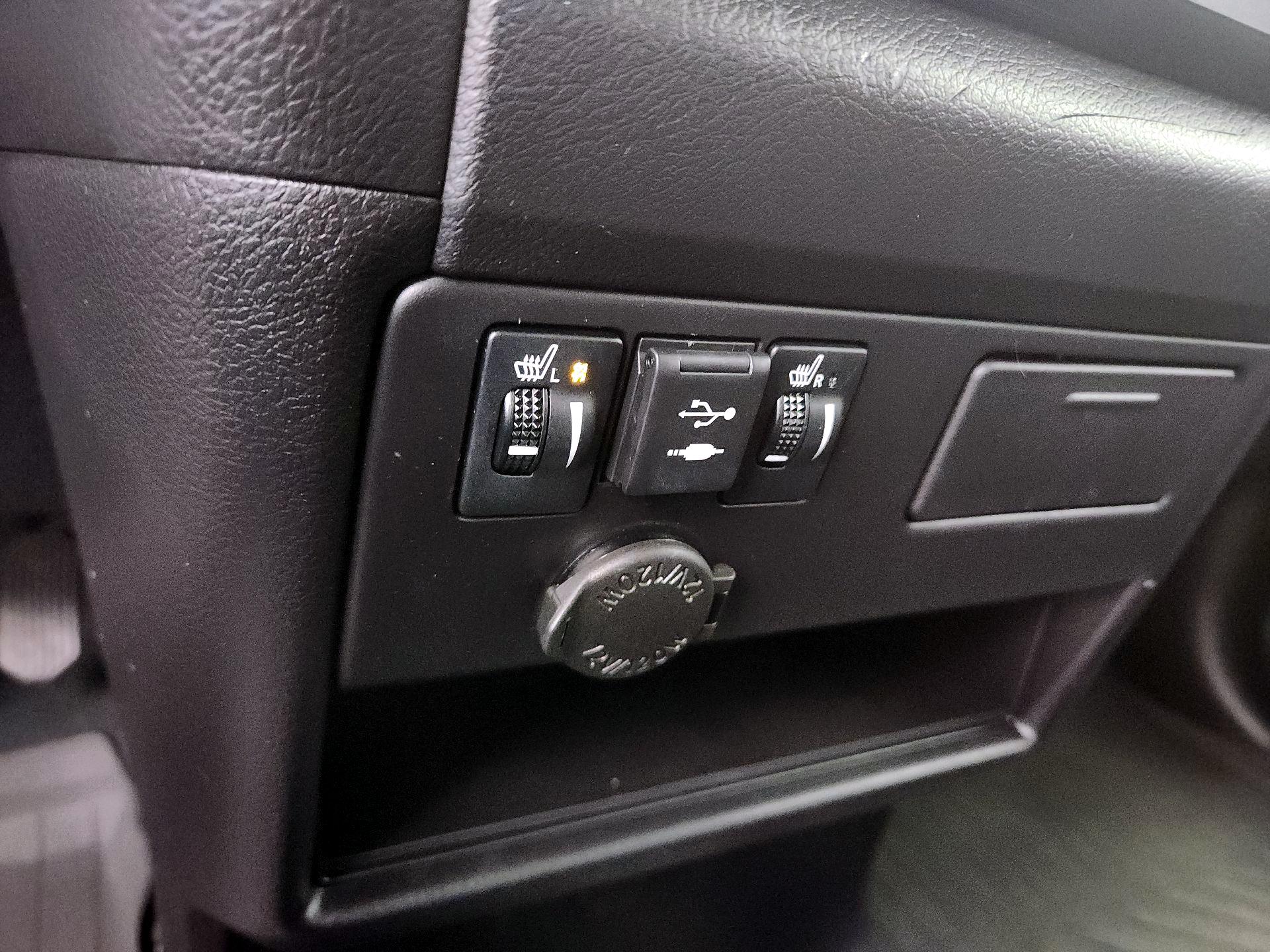 Thumbnail: 2020 Toyota Sienna - 18
