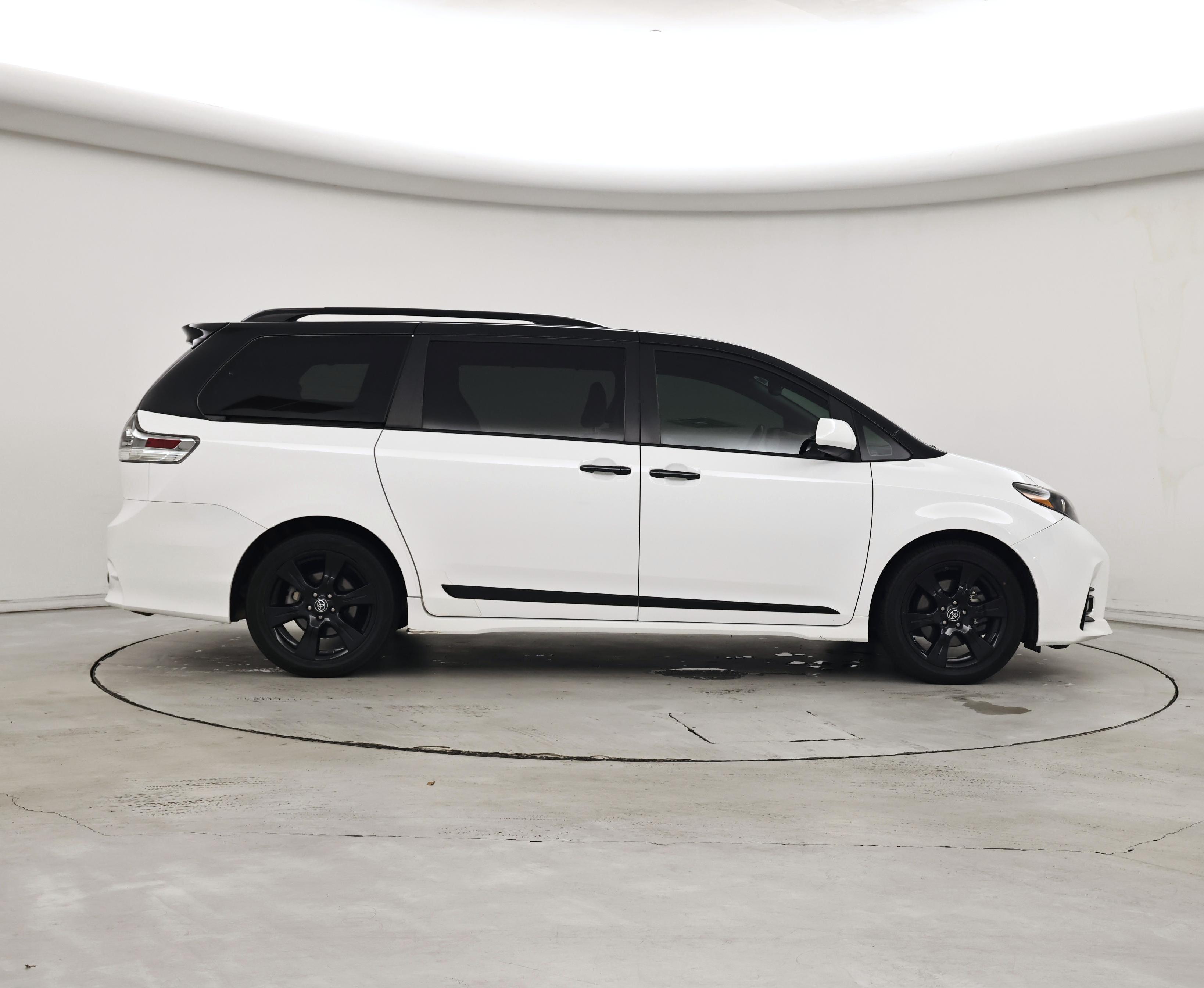 Thumbnail: 2020 Toyota Sienna - 7