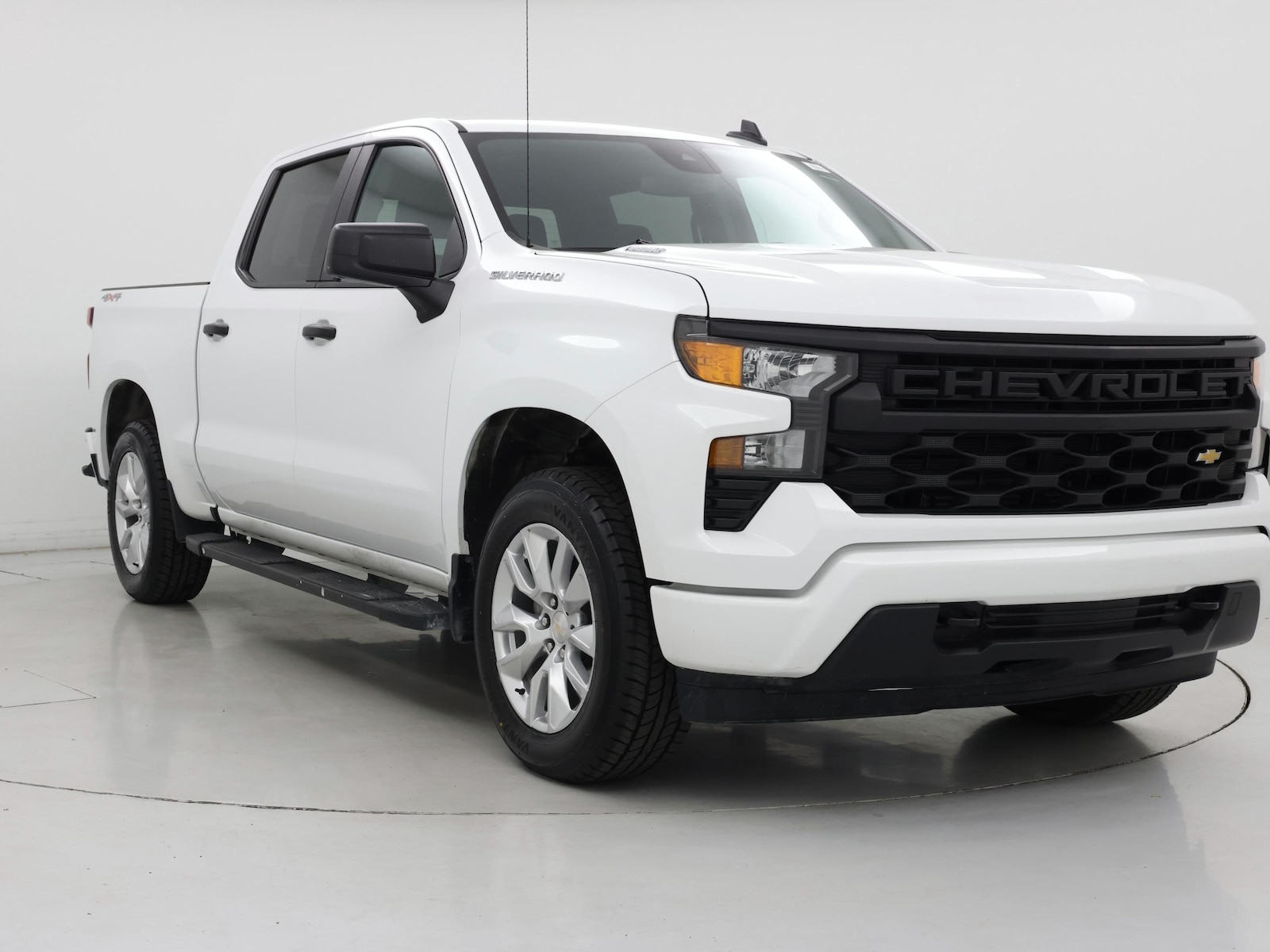 2024 Chevrolet Silverado 1500 Custom - Photo 2