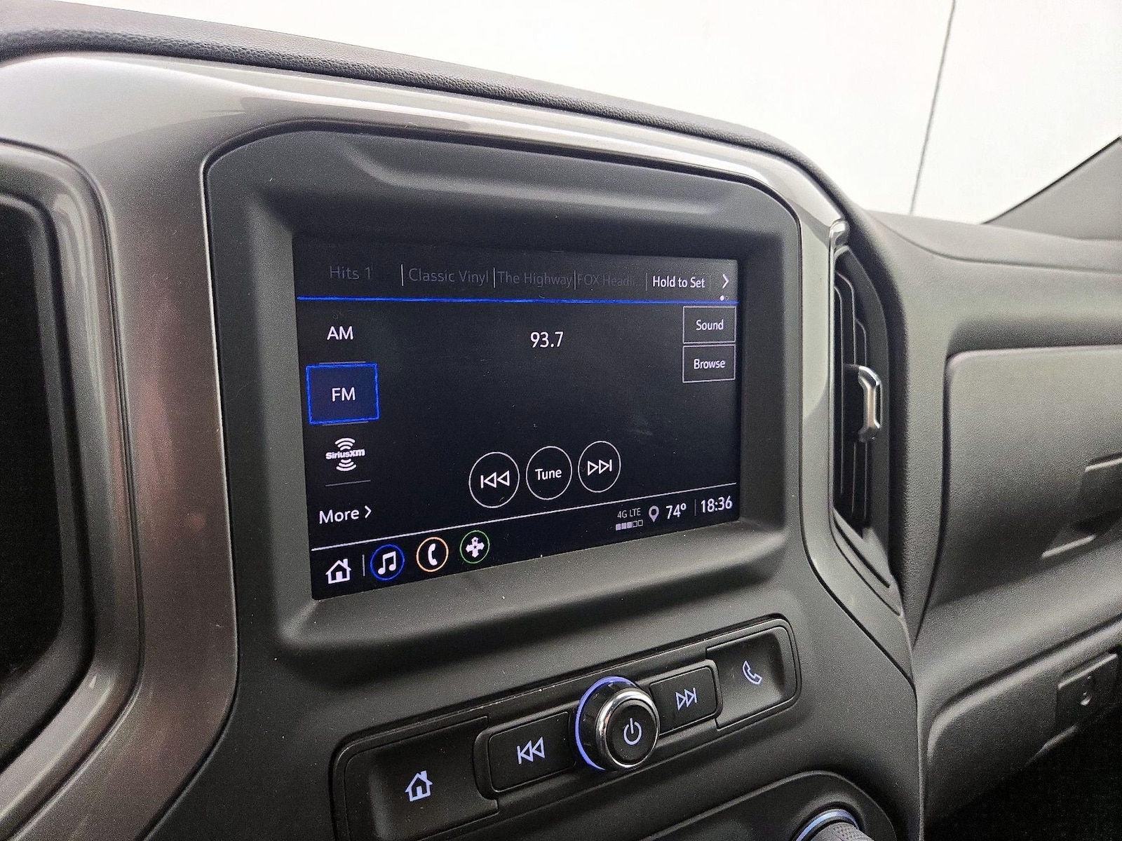 2024 Chevrolet Silverado 1500 Custom - Photo 16