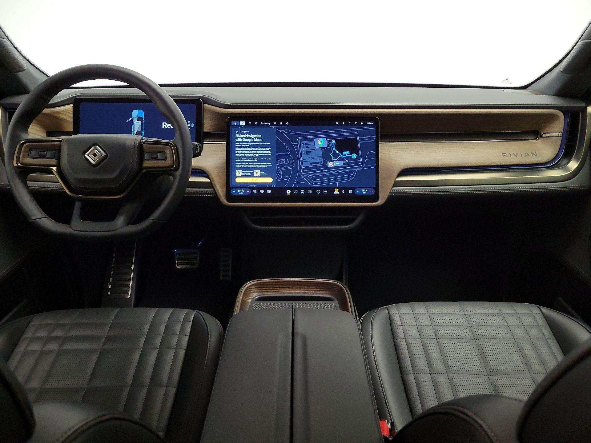 Thumbnail: 2025 Rivian R1S - 9