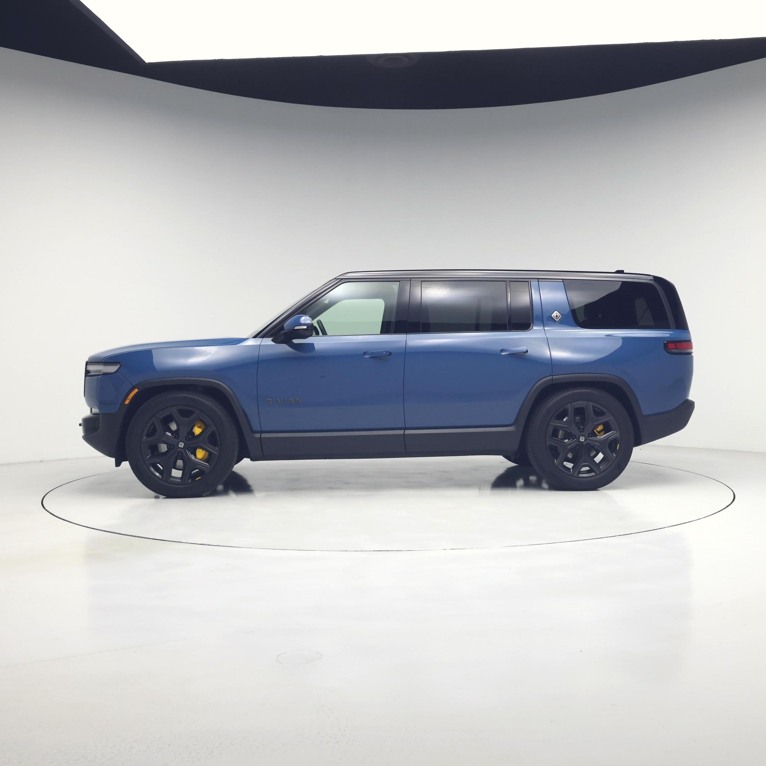 Thumbnail: 2025 Rivian R1S - 3