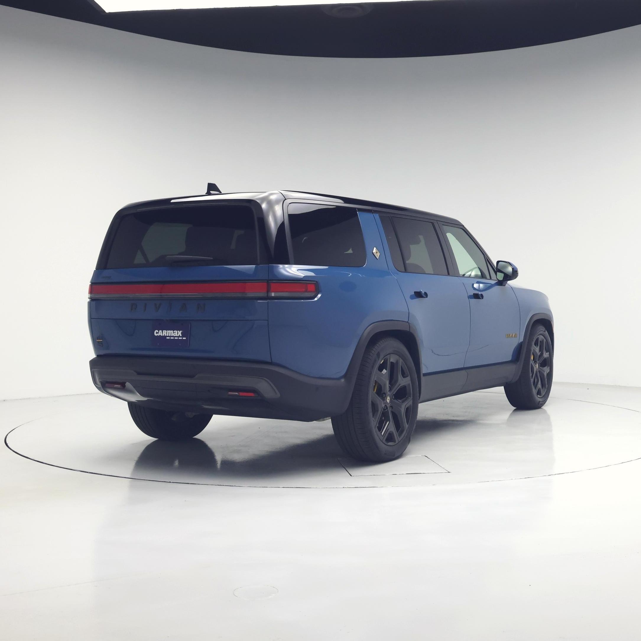 Thumbnail: 2025 Rivian R1S - 8