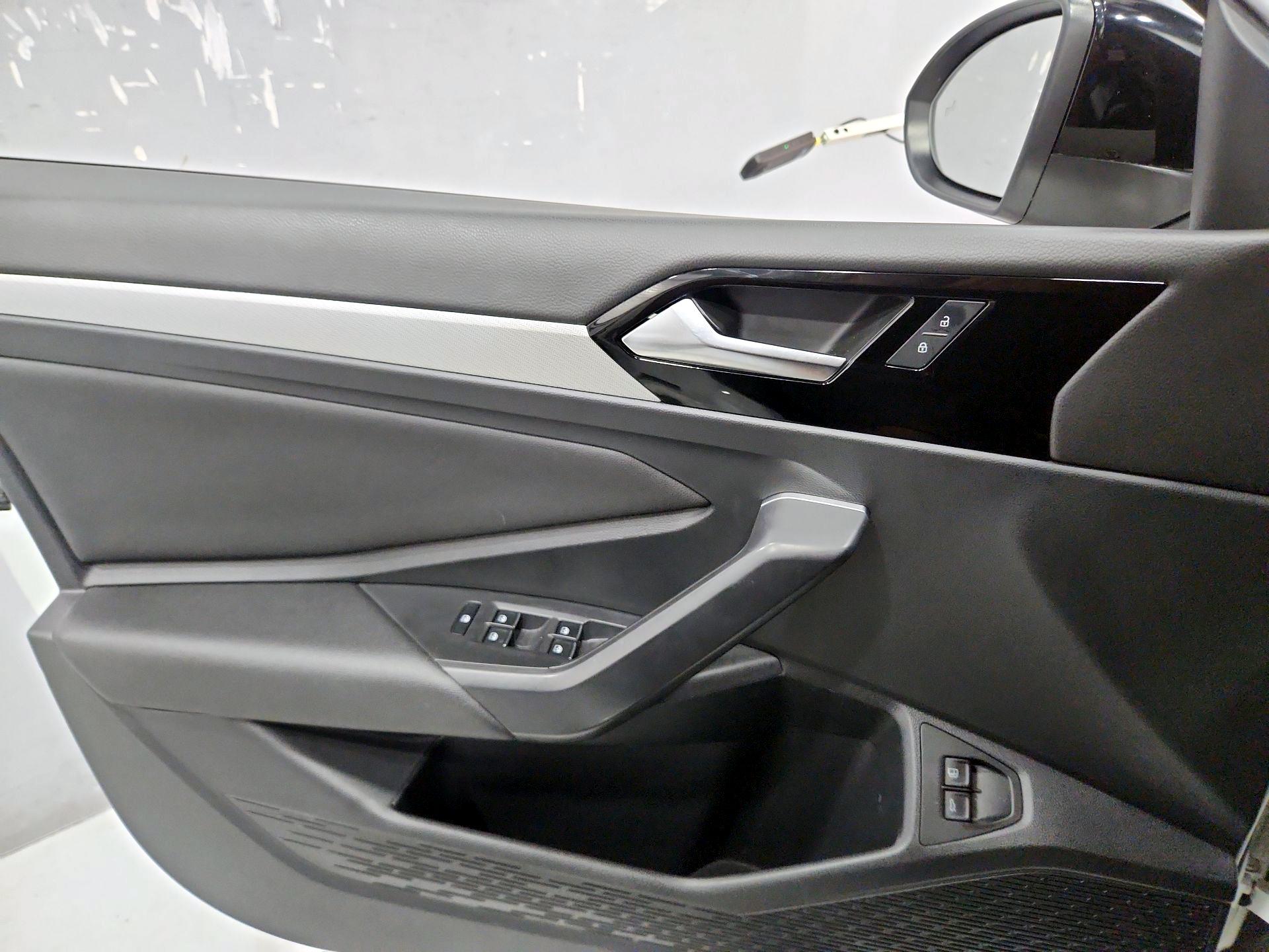 Thumbnail: 2021 Volkswagen Jetta - 12