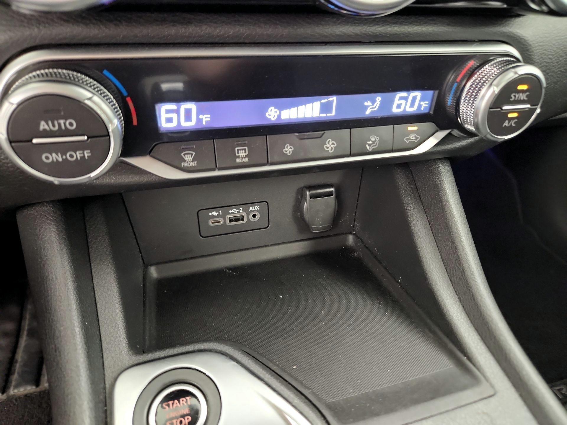 Thumbnail: 2020 Nissan Sentra - 18