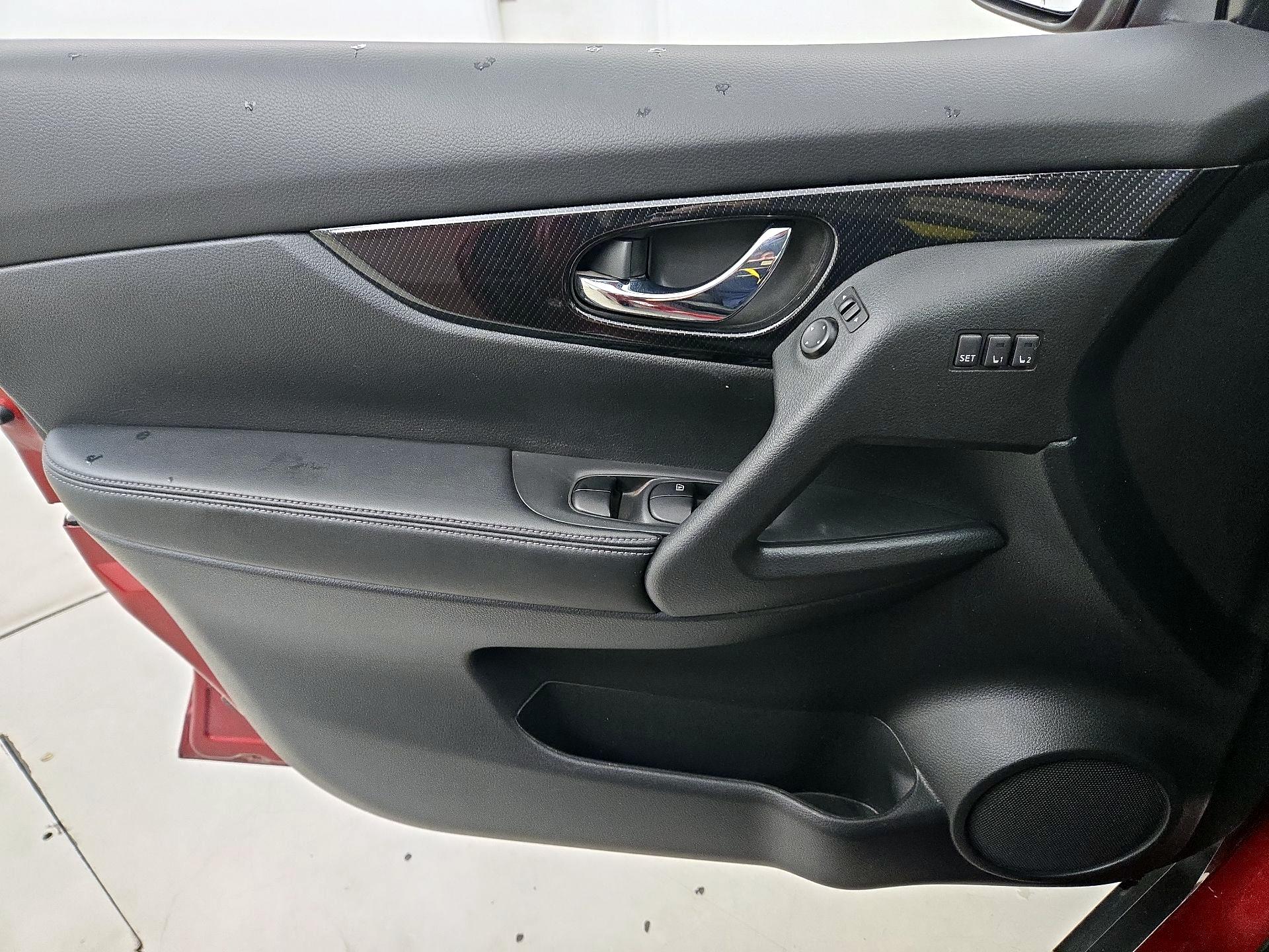 Thumbnail: 2020 Nissan Rogue - 12