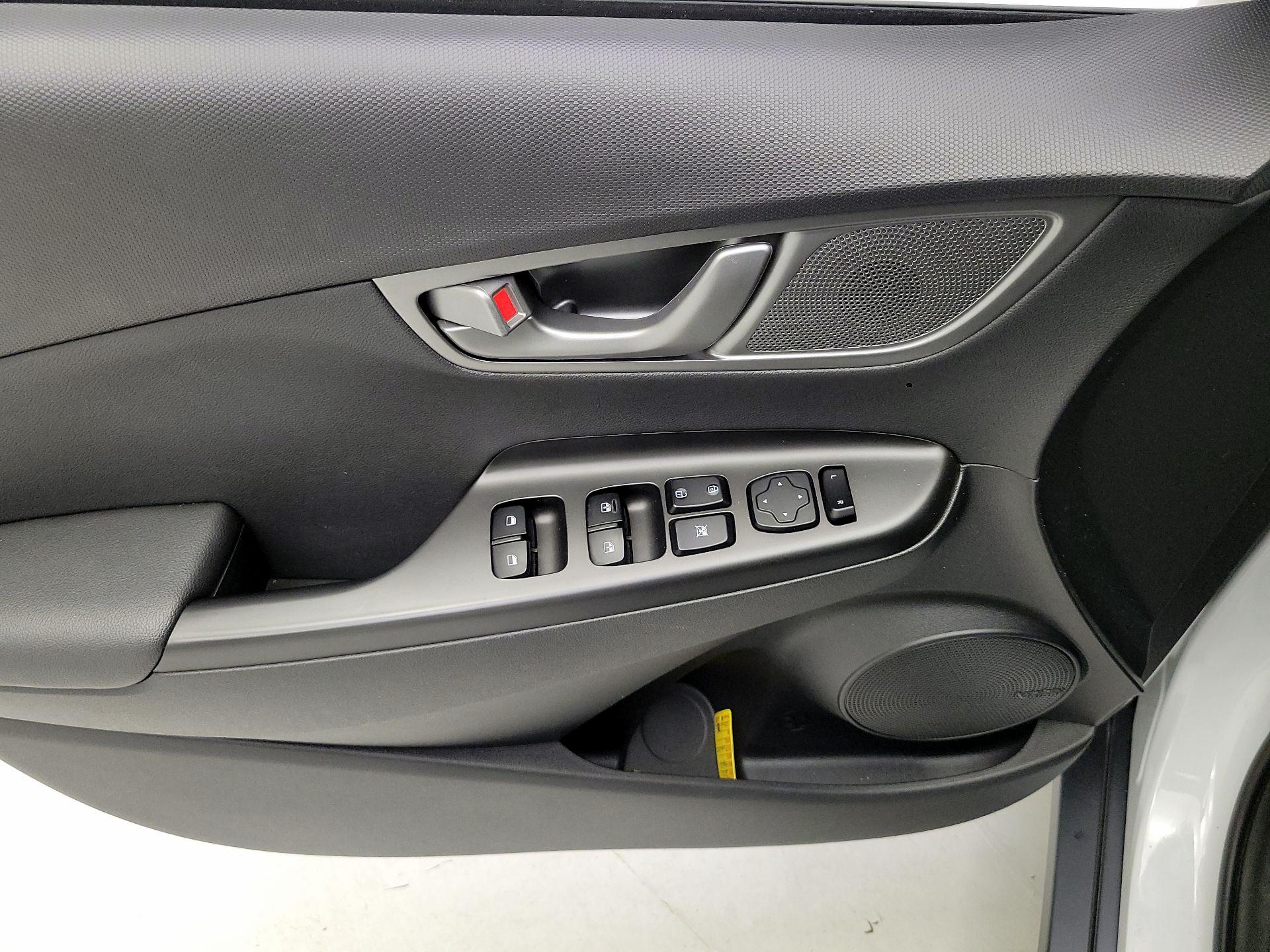 Thumbnail: 2021 Hyundai Kona - 12