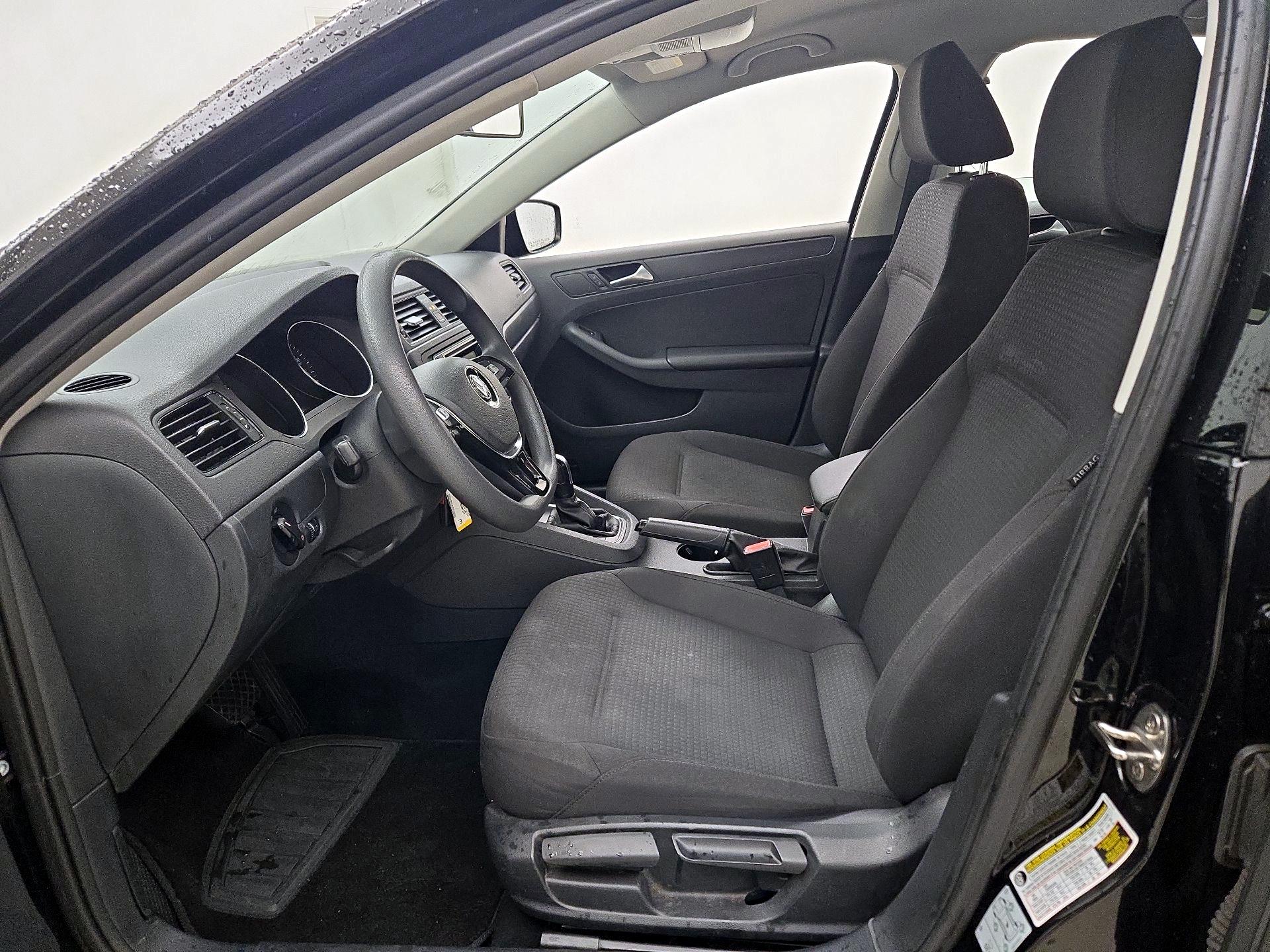 Thumbnail: 2016 Volkswagen Jetta - 11