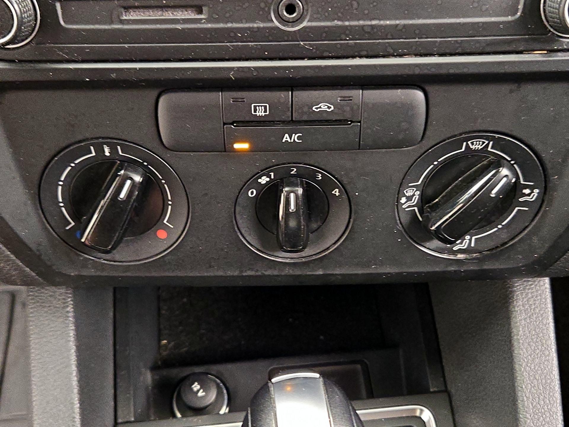 Thumbnail: 2016 Volkswagen Jetta - 14