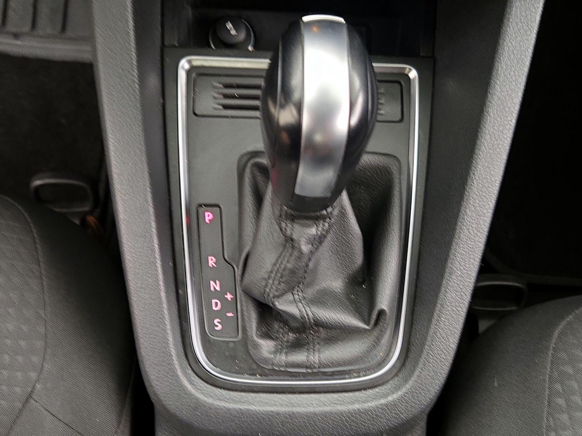 Thumbnail: 2016 Volkswagen Jetta - 15