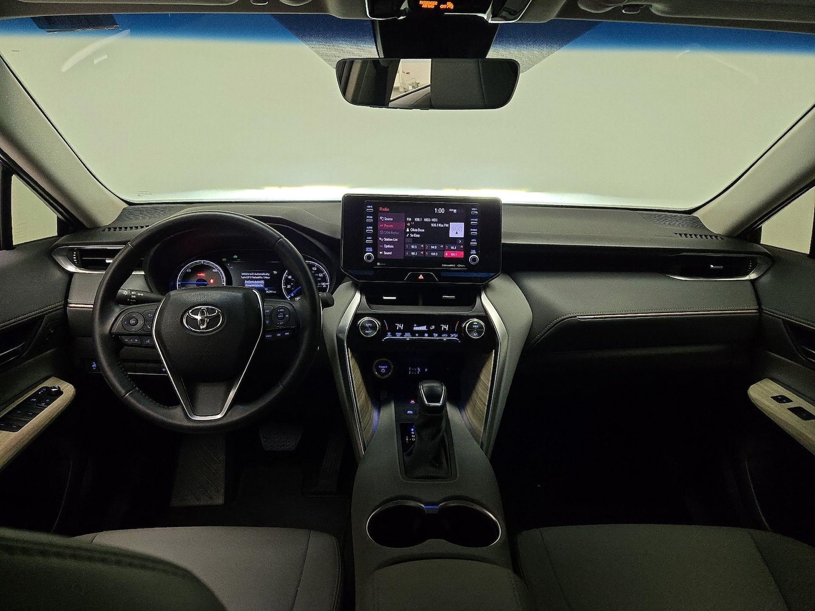 2022 Toyota Venza XLE - Photo 10