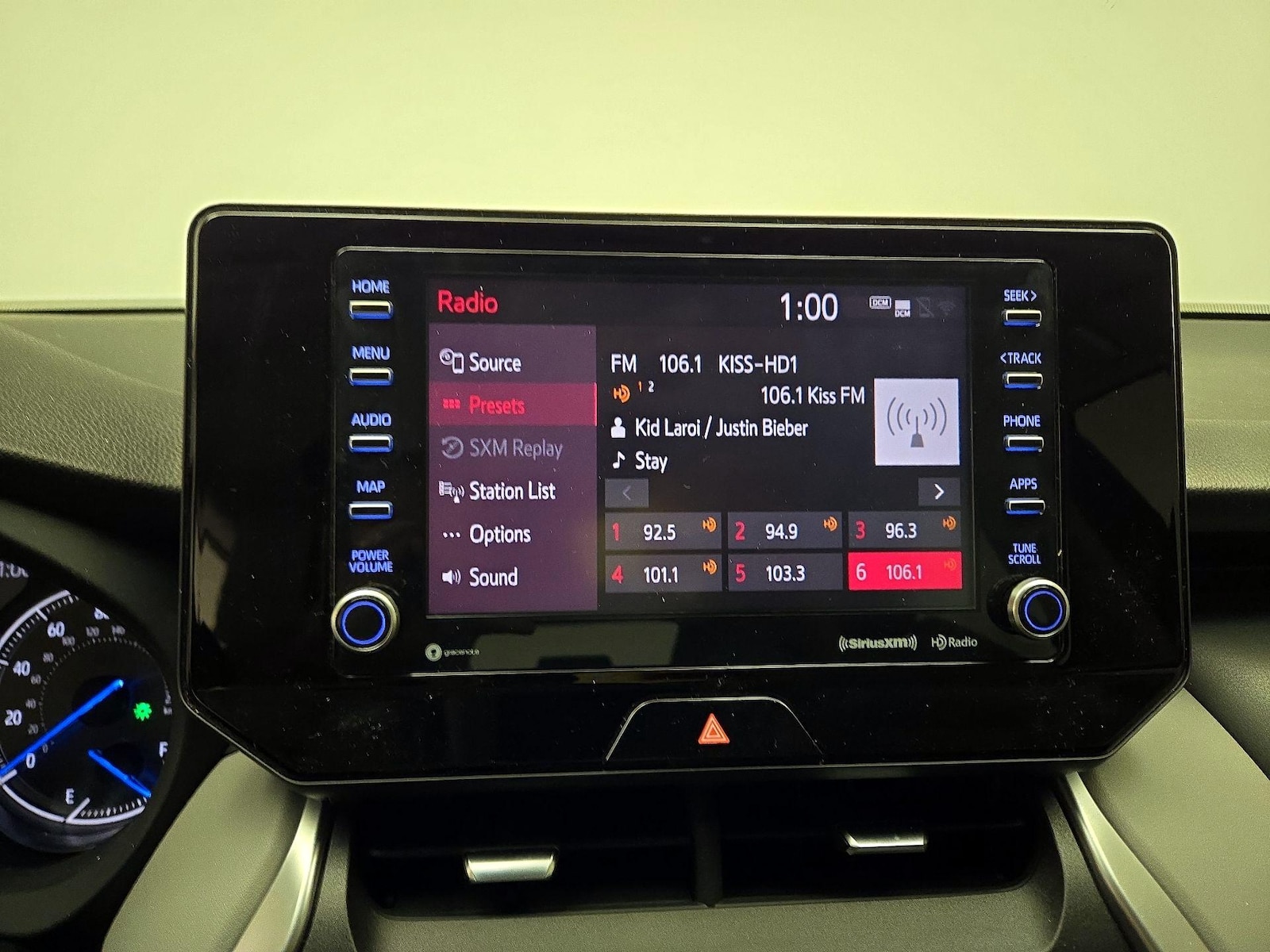 2022 Toyota Venza XLE - Photo 16