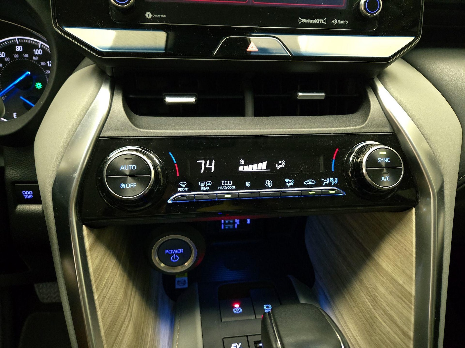 2022 Toyota Venza XLE - Photo 17