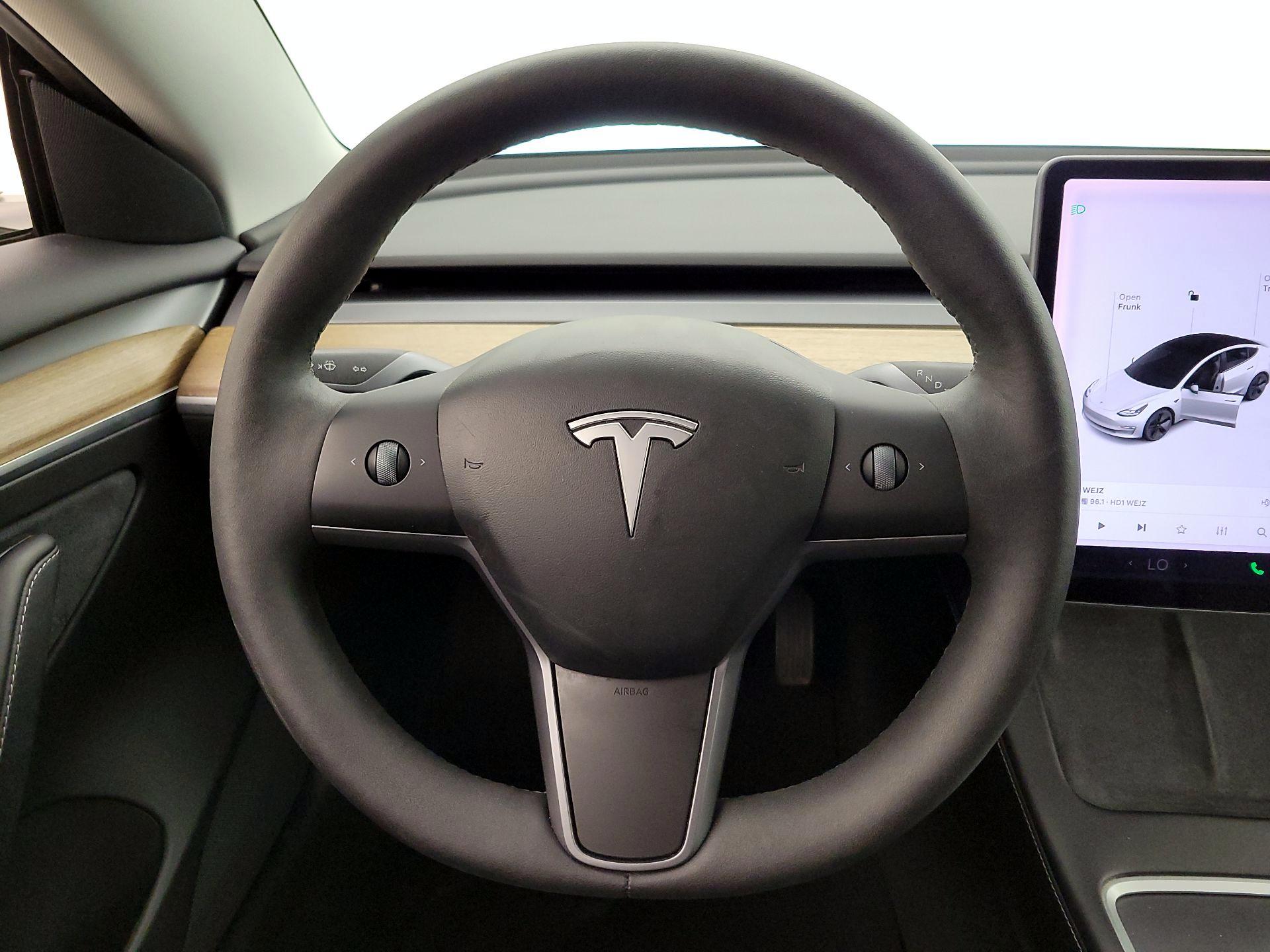 Thumbnail: 2021 Tesla Model 3 - 10