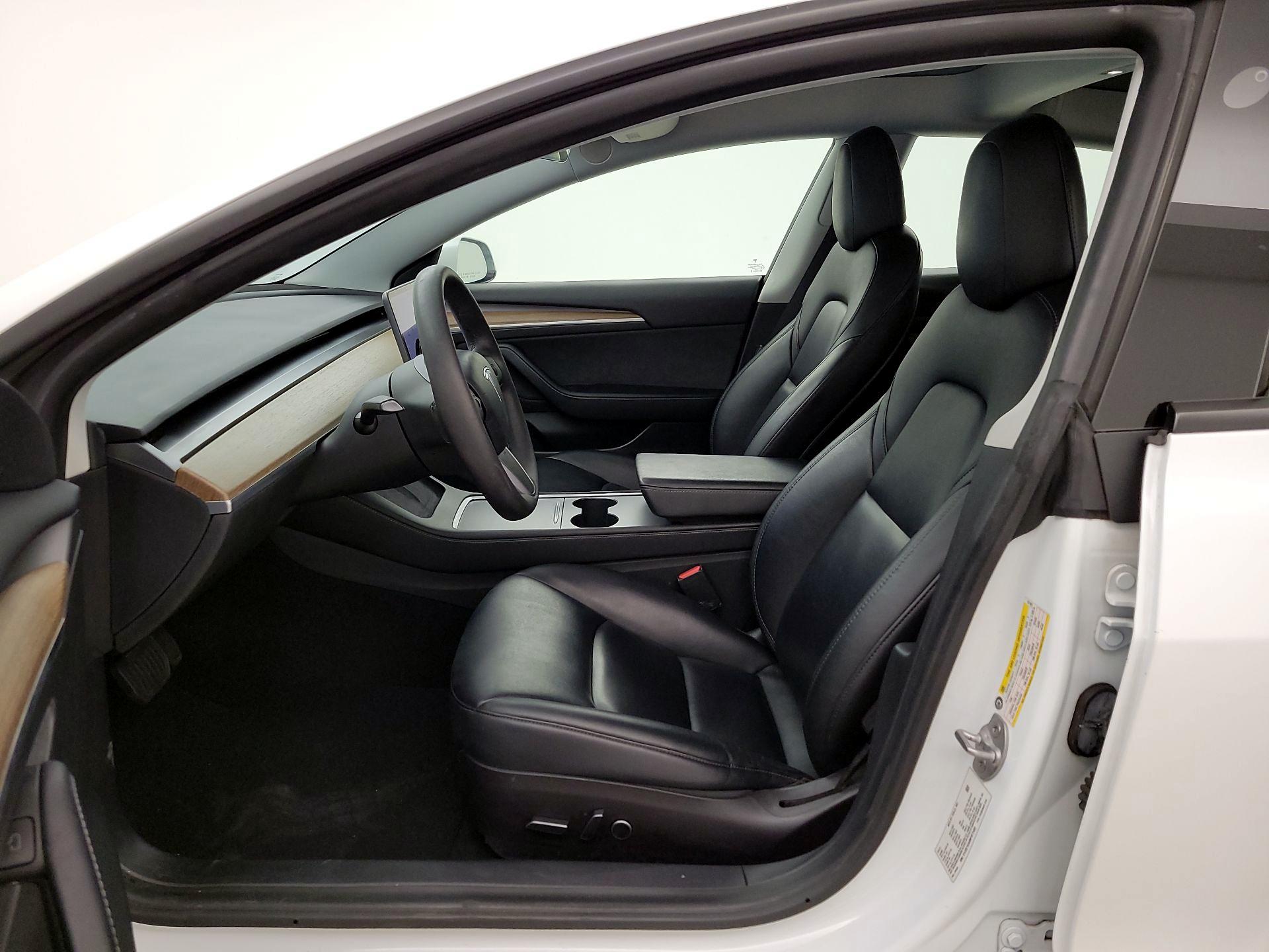 Thumbnail: 2021 Tesla Model 3 - 11