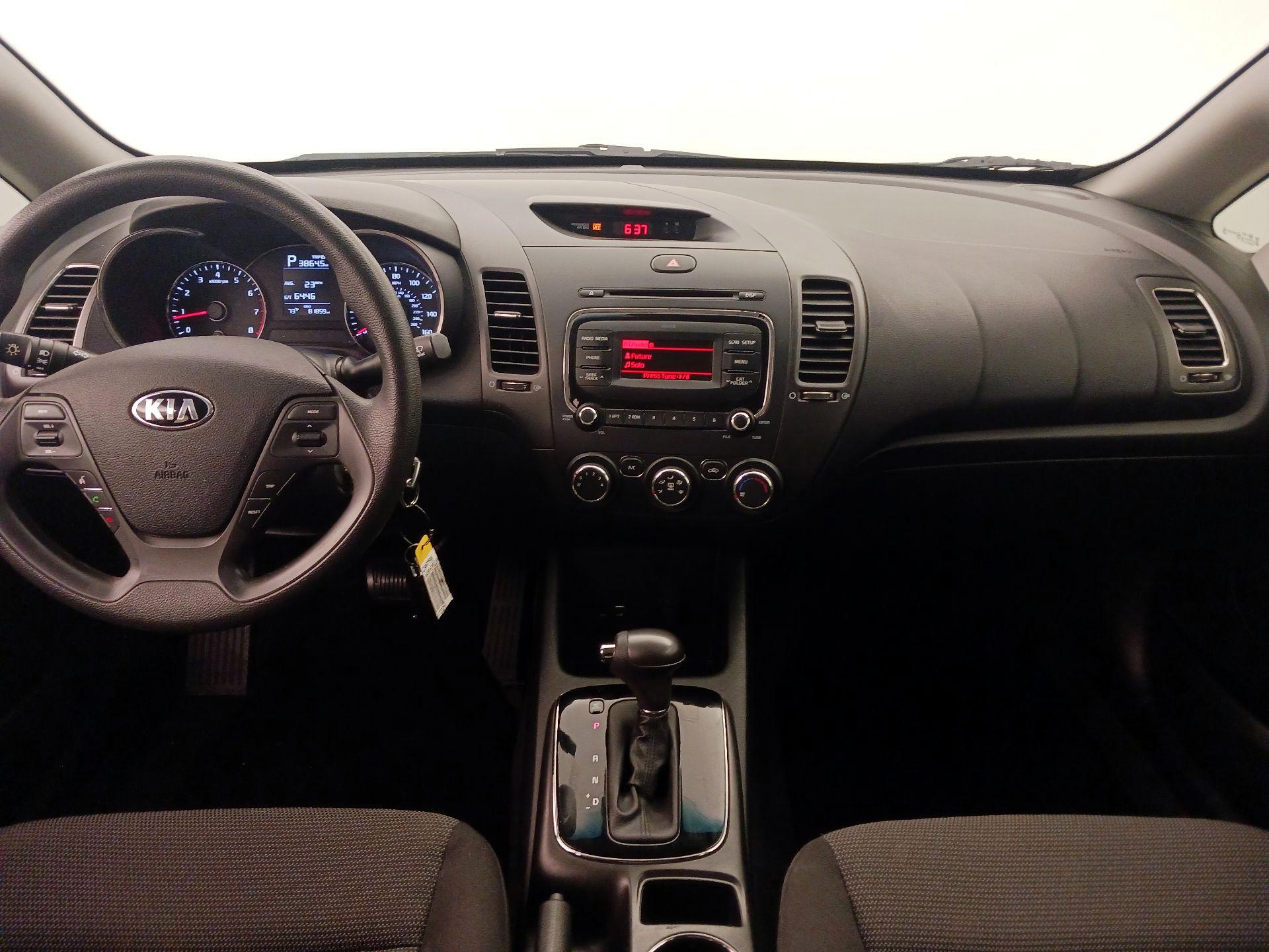 Thumbnail: 2017 Kia Forte - 9