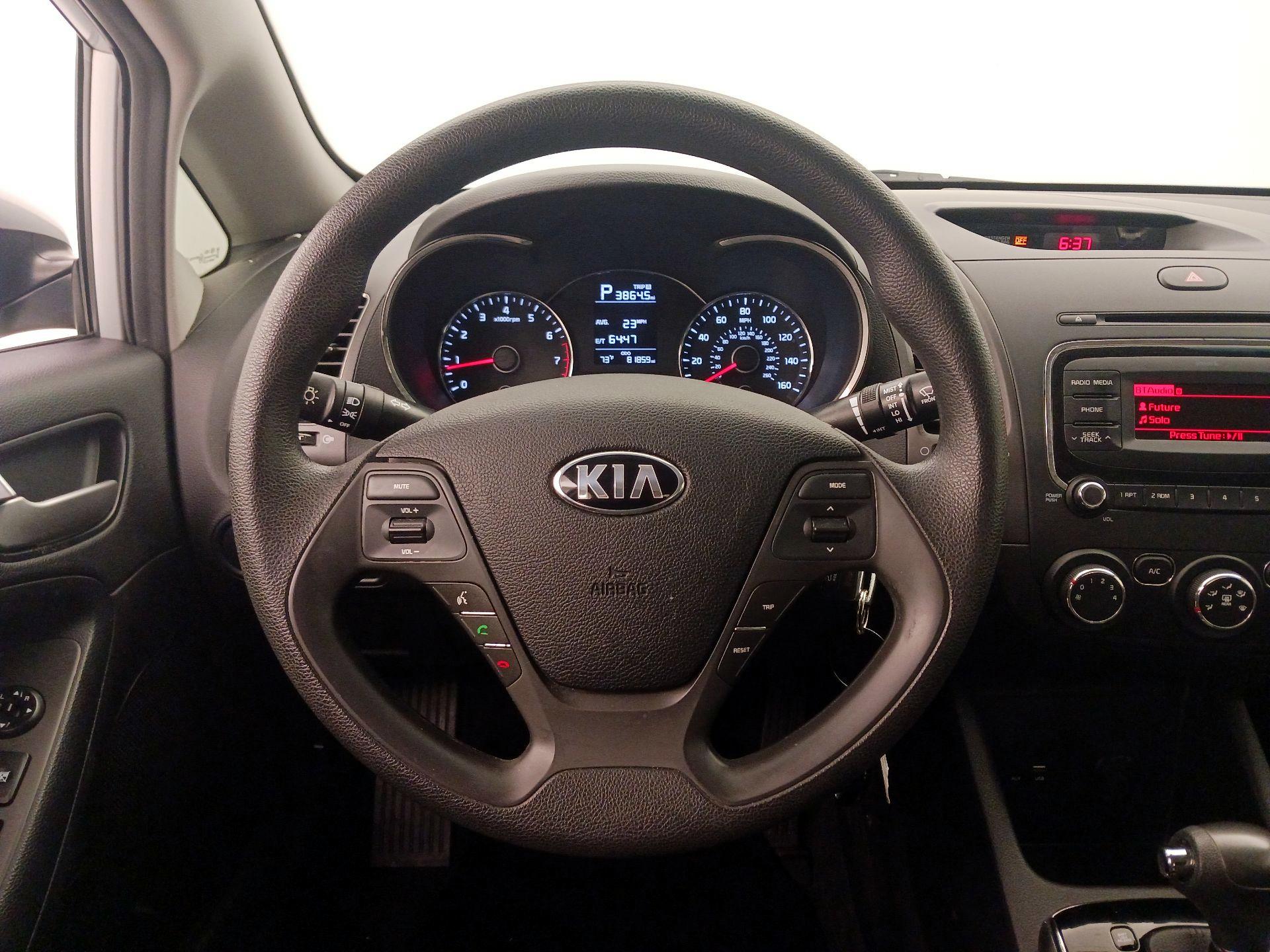 Thumbnail: 2017 Kia Forte - 10