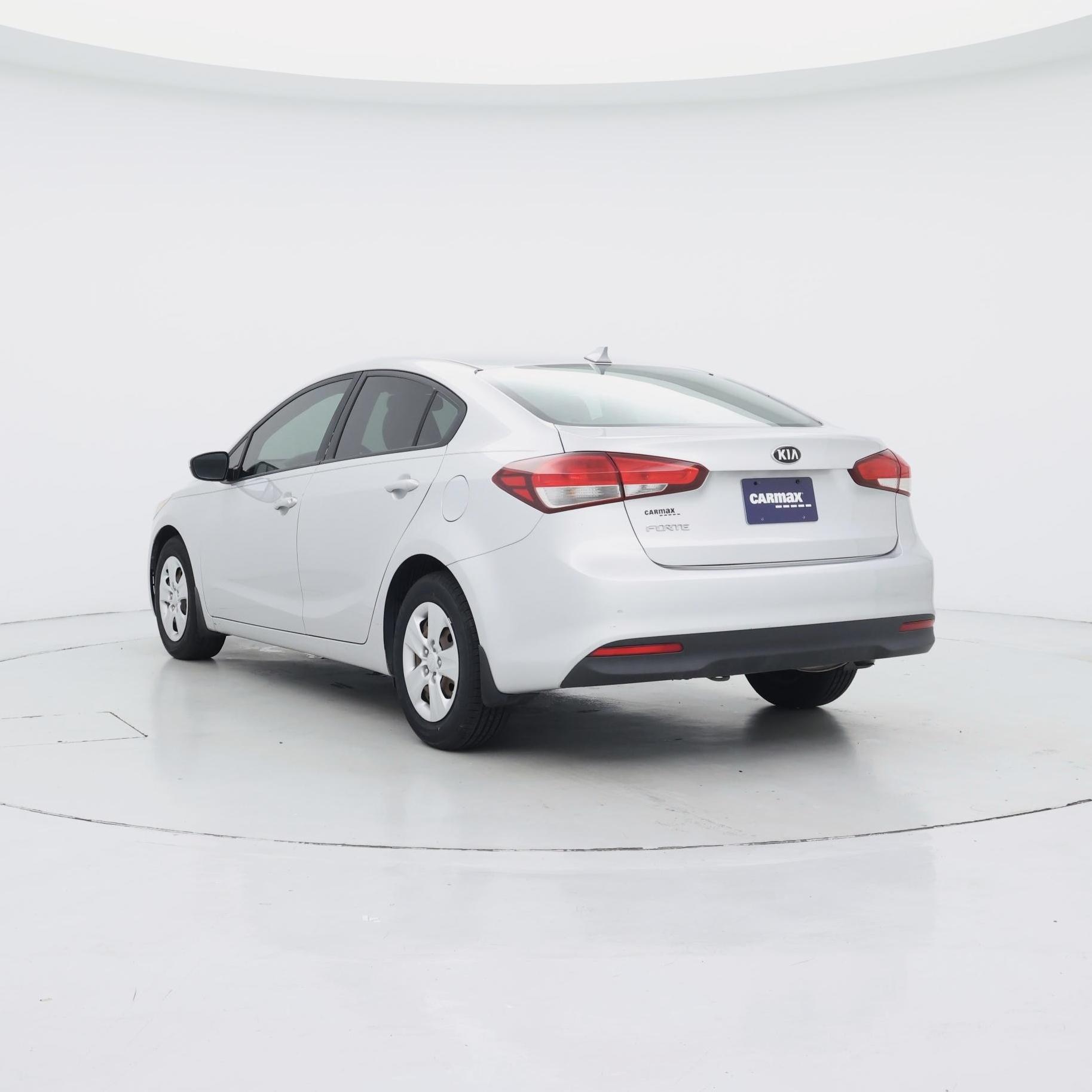 Thumbnail: 2017 Kia Forte - 2