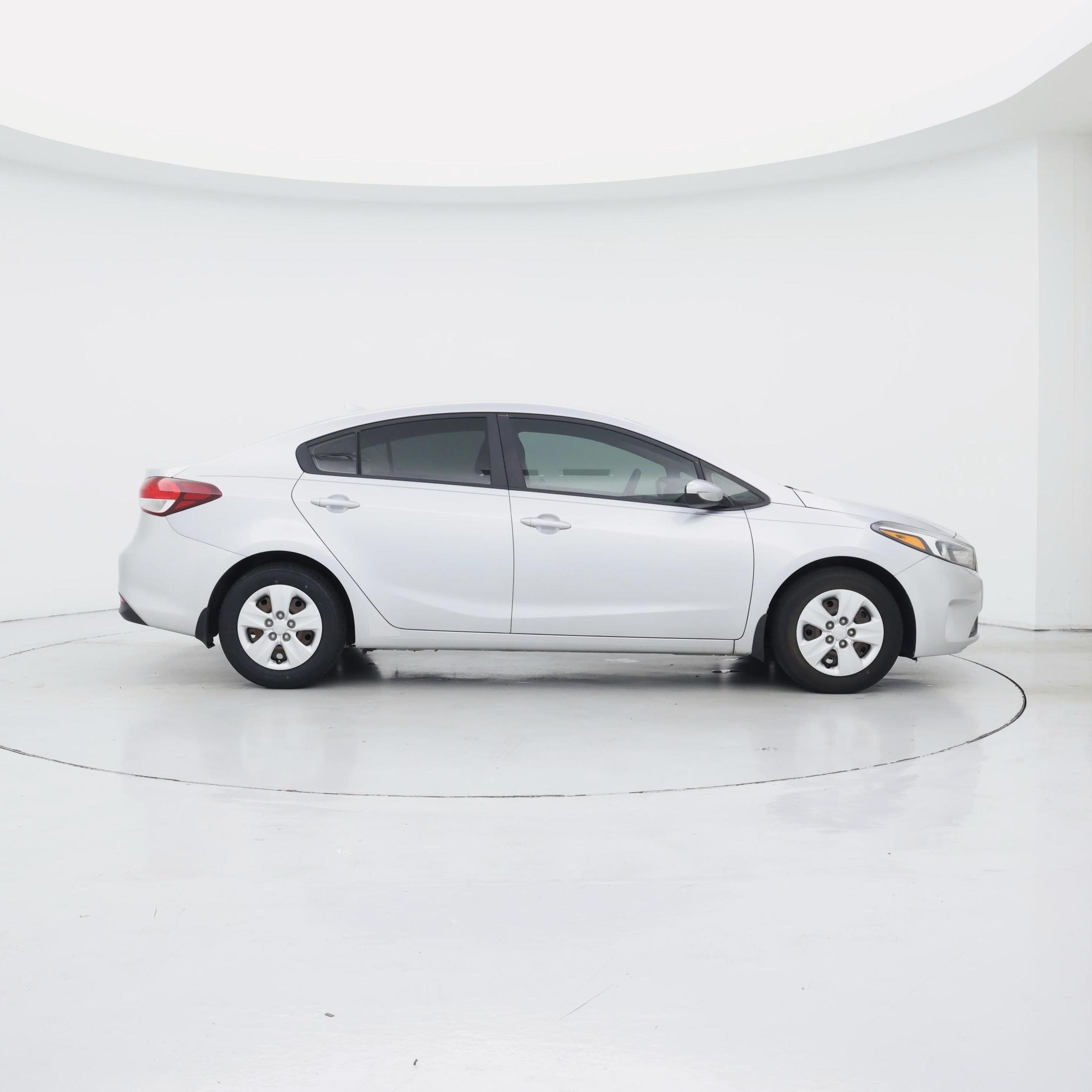 Thumbnail: 2017 Kia Forte - 7