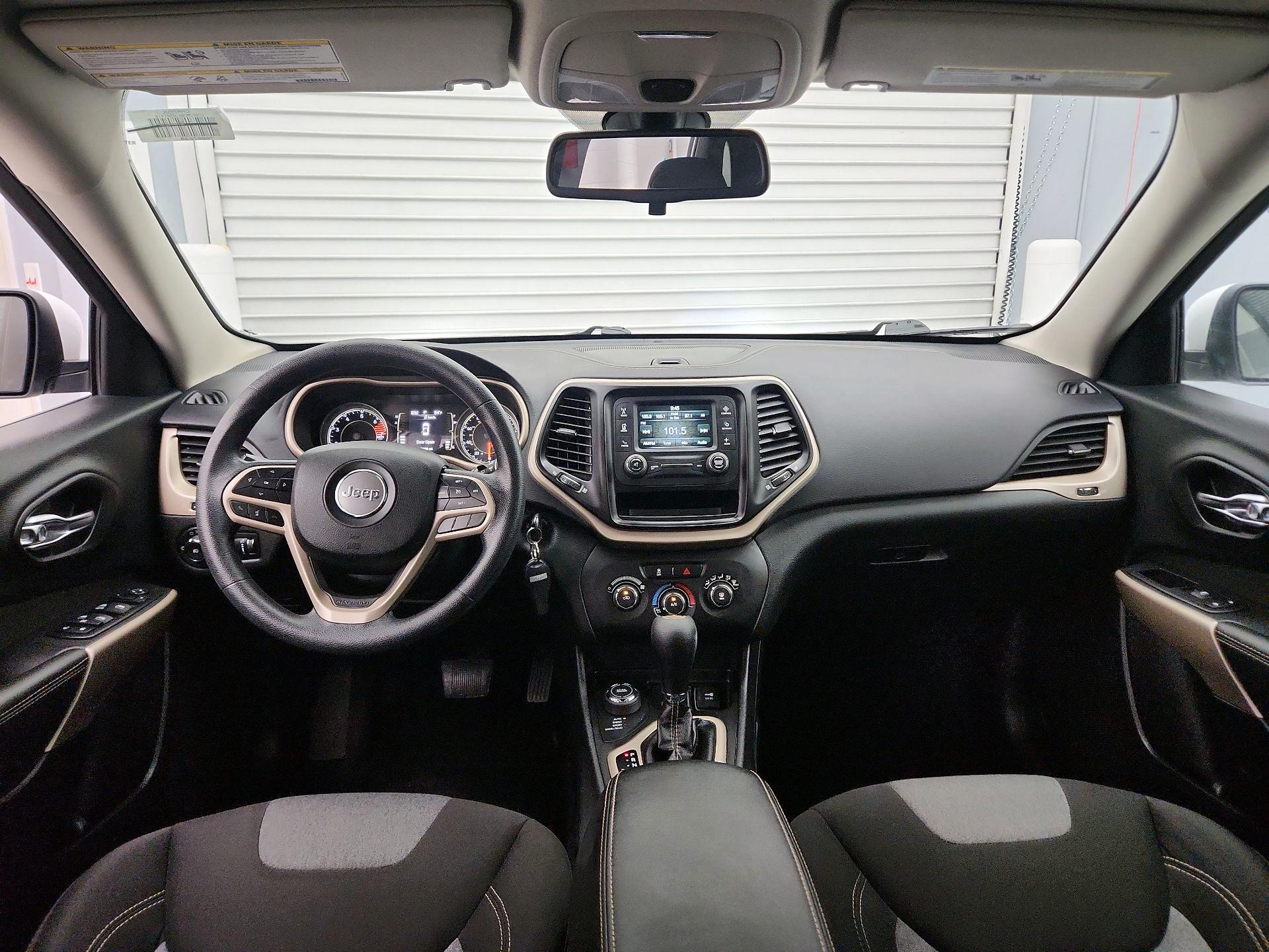 Thumbnail: 2018 Jeep Cherokee - 9