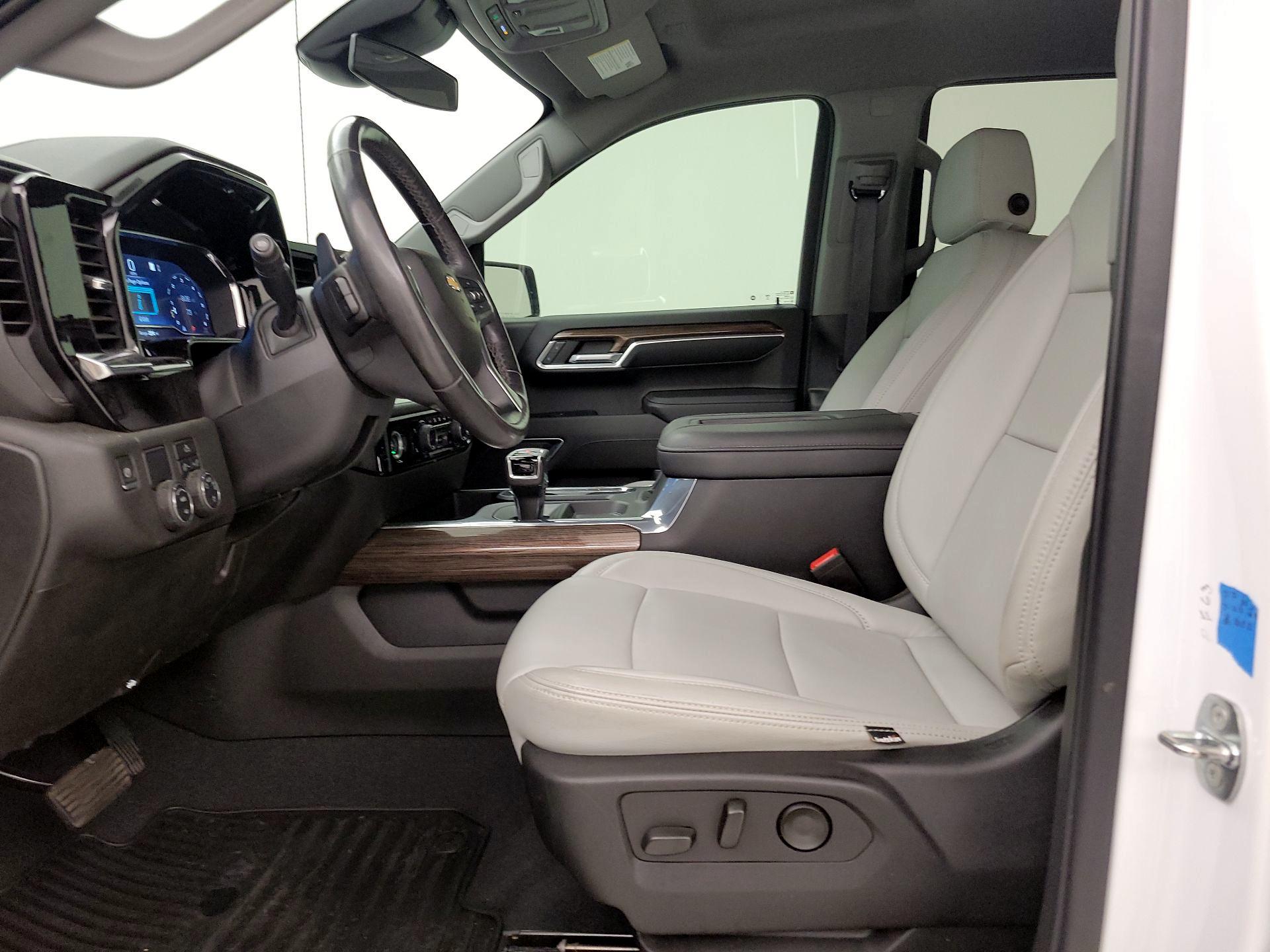 Thumbnail: 2022 Chevrolet Silverado 1500 - 11