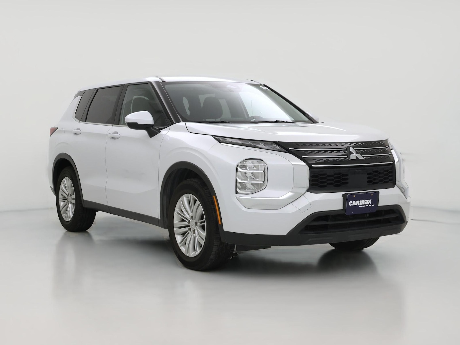 2024 Mitsubishi Outlander ES - Photo 1