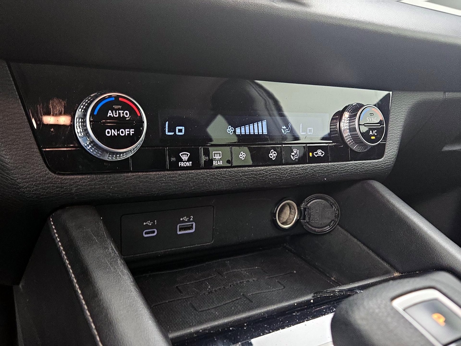 2024 Mitsubishi Outlander ES - Photo 17