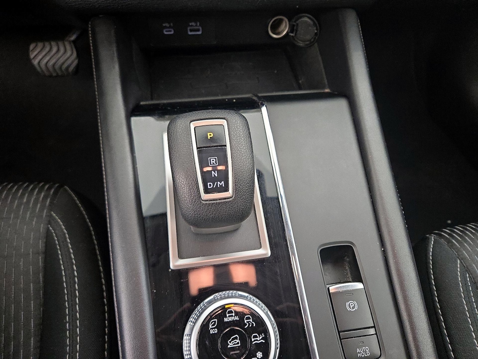 2024 Mitsubishi Outlander ES - Photo 18