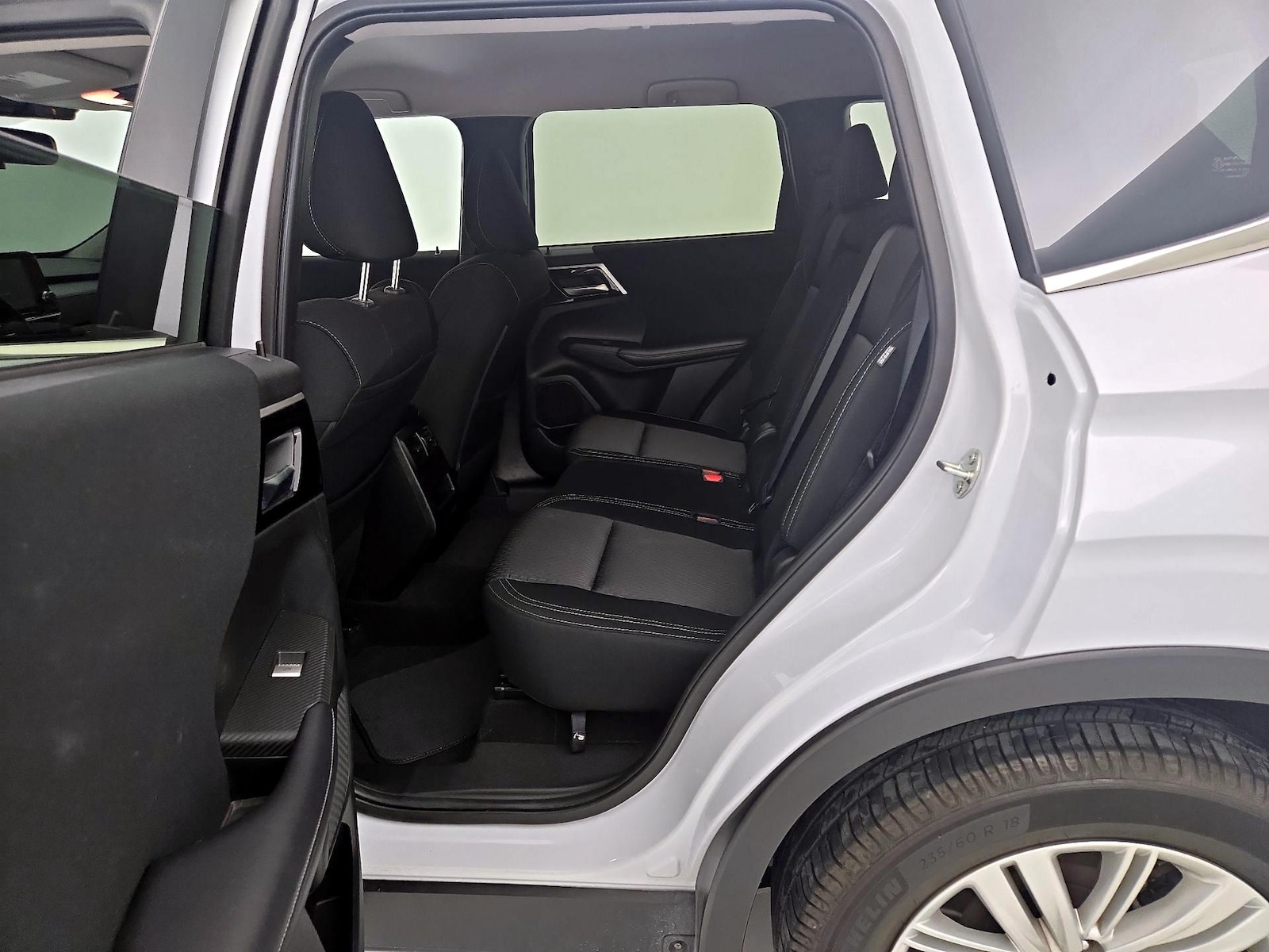 2024 Mitsubishi Outlander ES - Photo 20